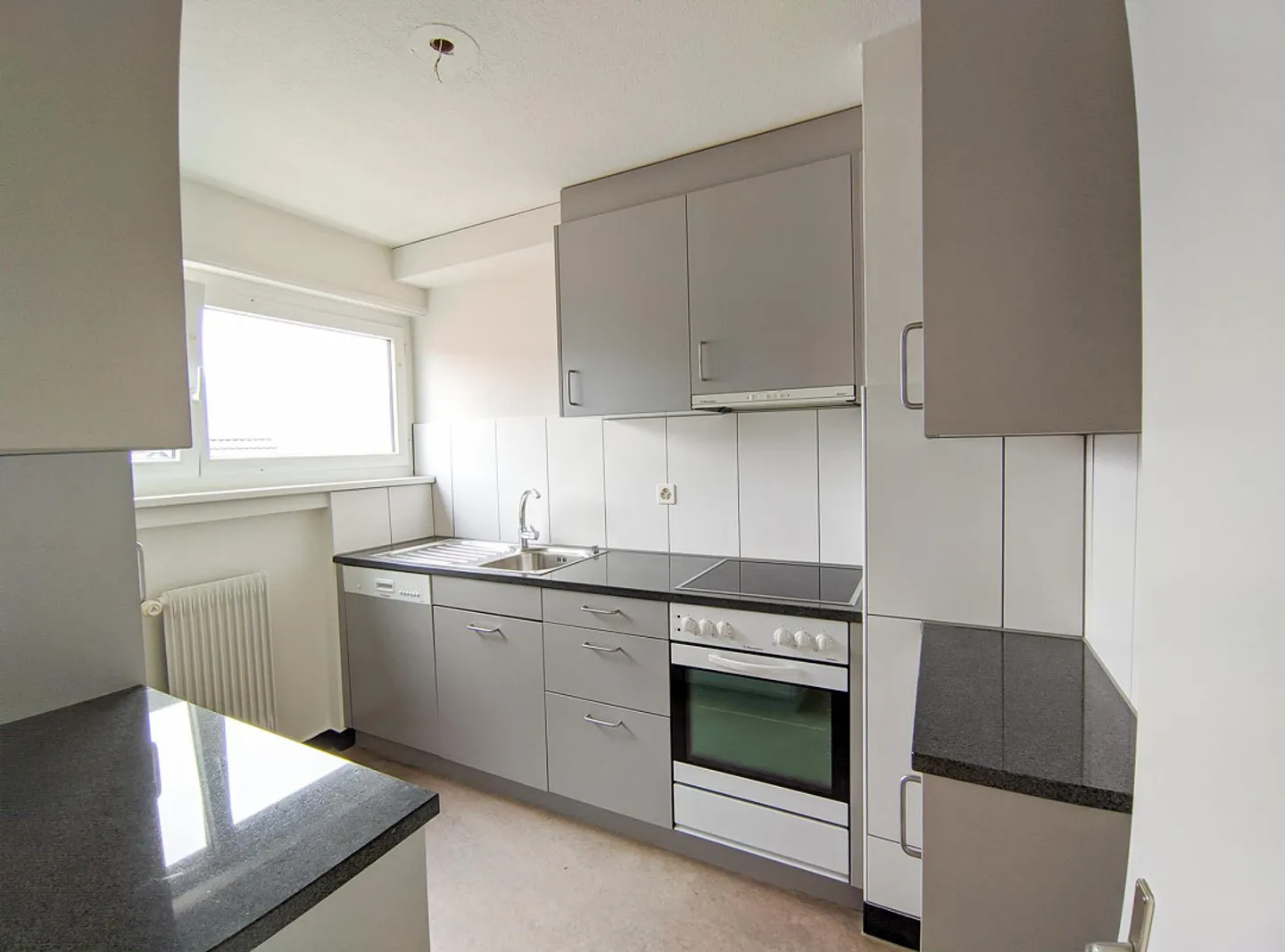 Helle 4.5 Zimmer Wohnung mit Rheinsicht - Photo 3 sur 10