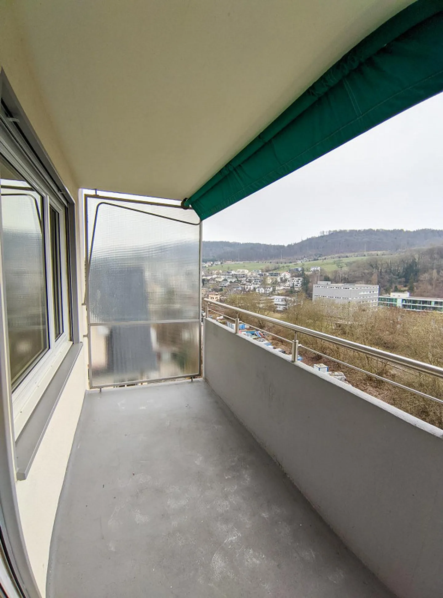 Helle 4.5 Zimmer Wohnung mit Rheinsicht - Photo 8 sur 10