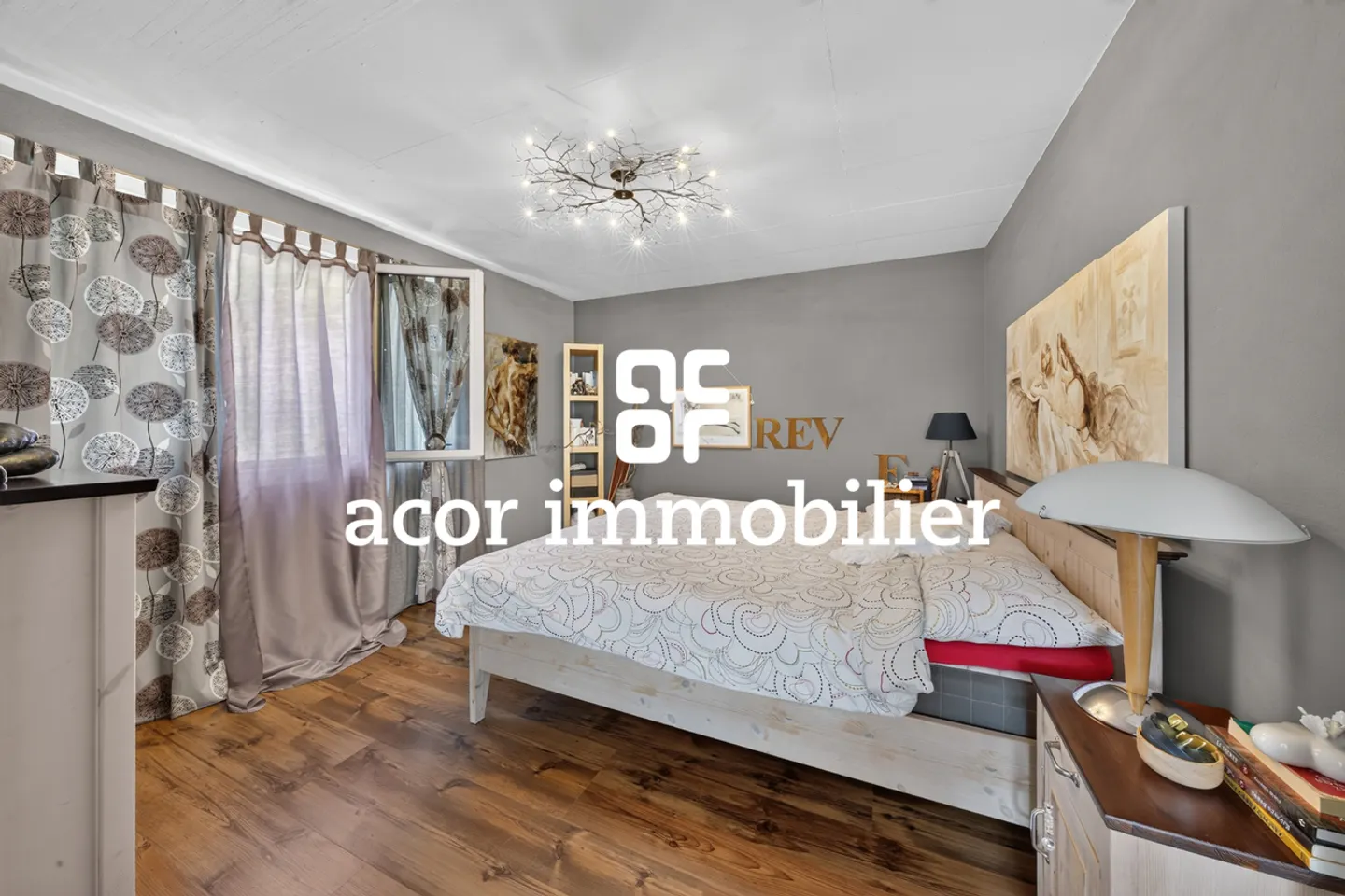 Charmante 4-Zimmer-Wohnung mit Panoramablick auf die Vanils - Foto 8 von 10