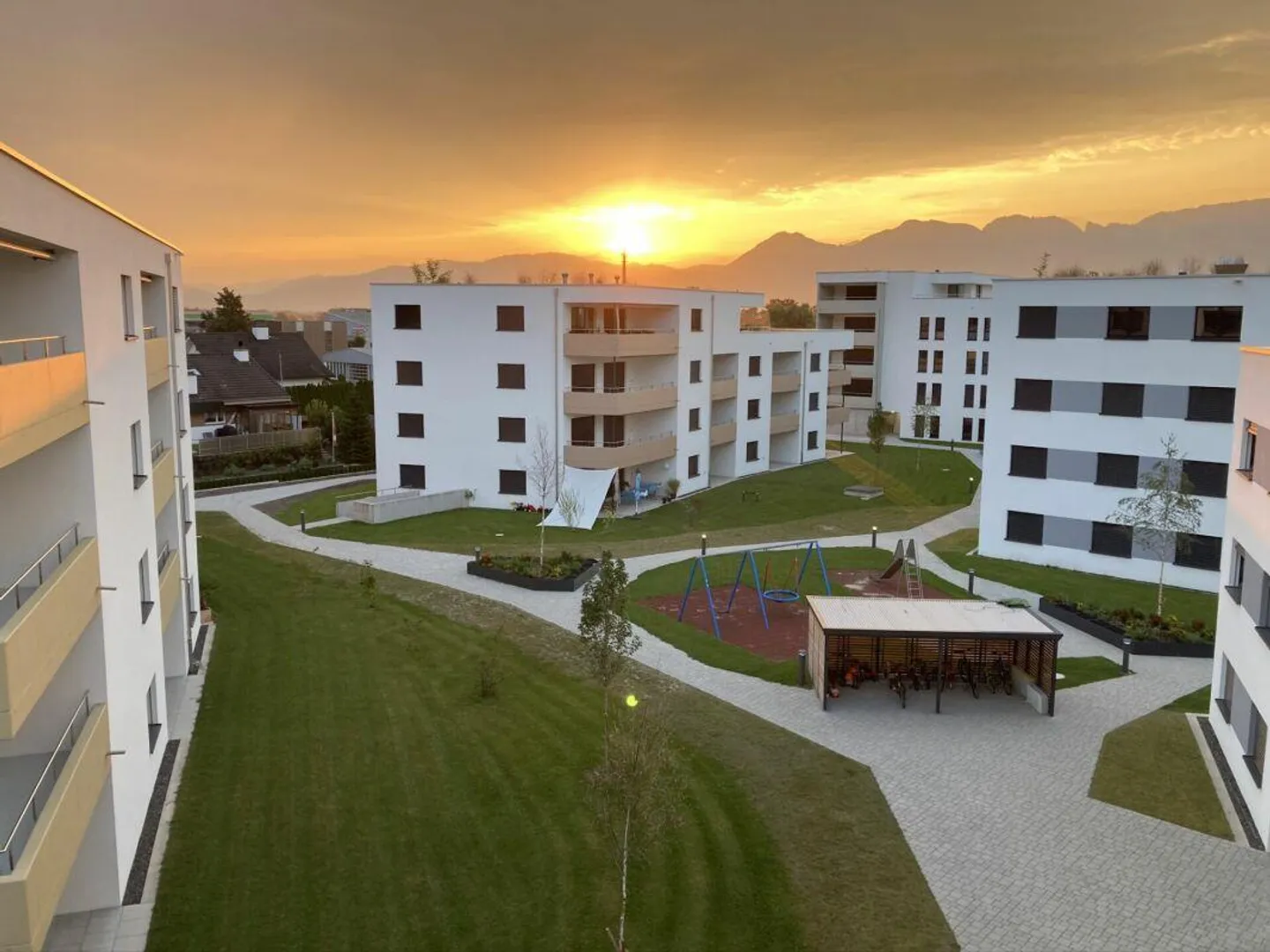 Attraktive 2.5-Zimmerwohnung im 1.Obergeschoss - Foto 1 von 13