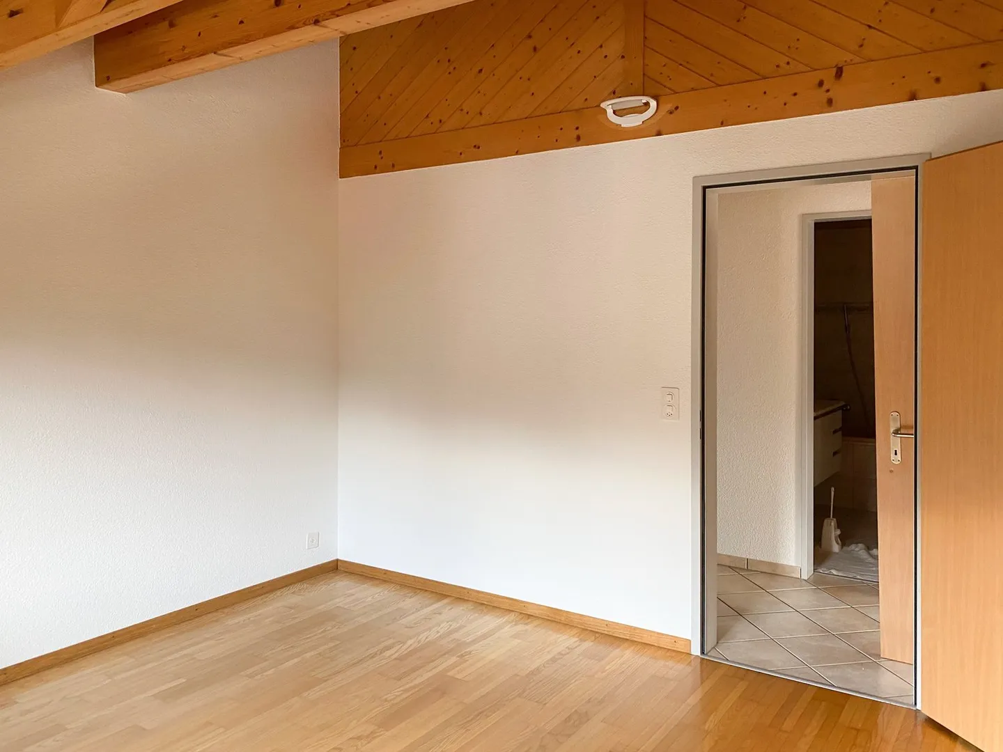 4.5 Zimmer Dachwohnung - Foto 12 von 17
