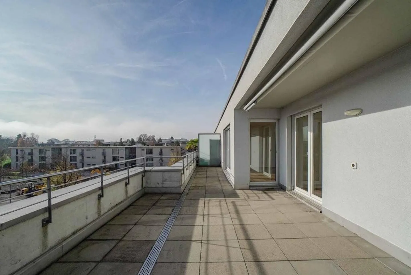 Attic Apartment on the Outskirts - Photo 11 of 12