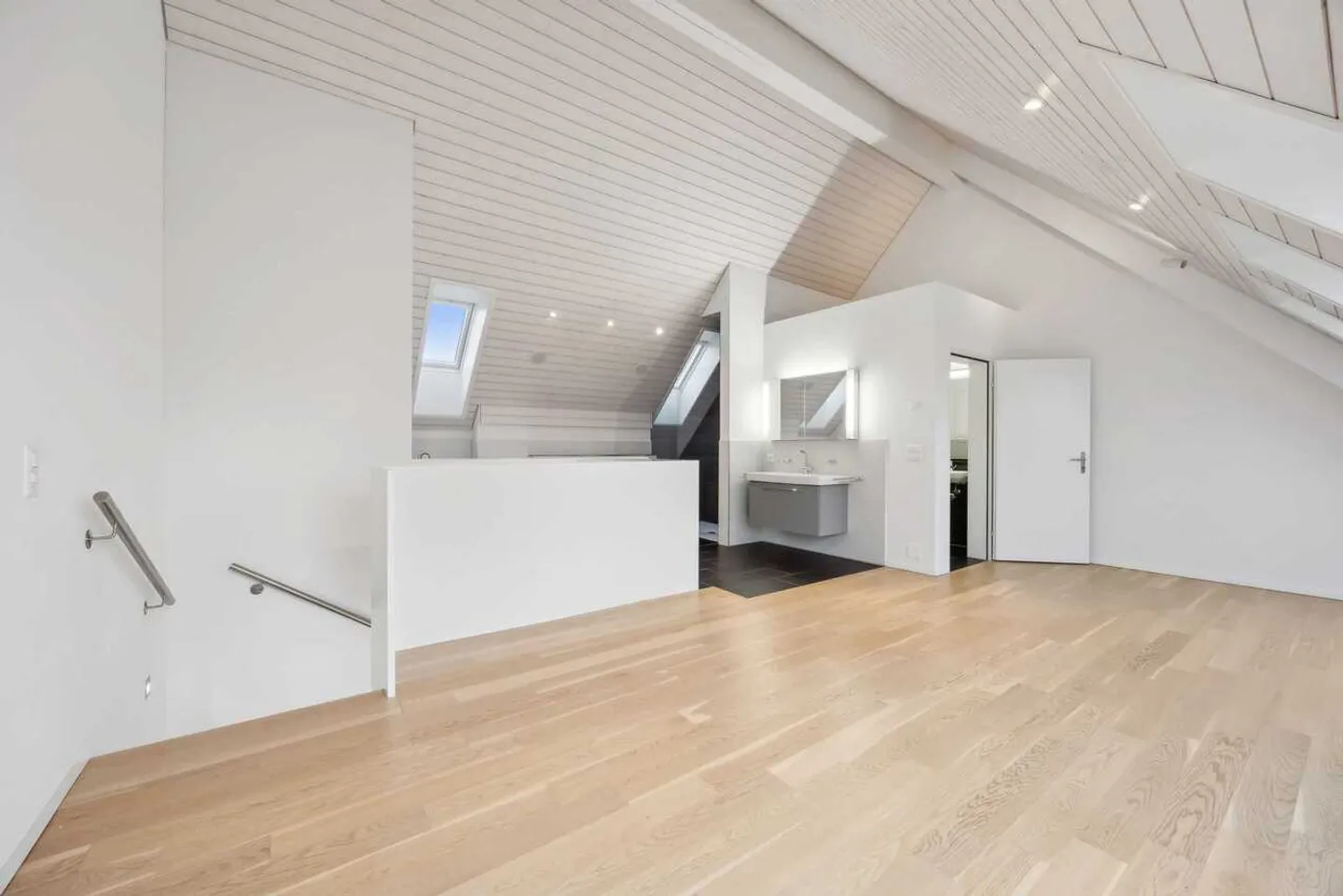 *Herbst Special* Schicke Dach-Maisonette mit sonniger Terrasse - Foto 12 von 13