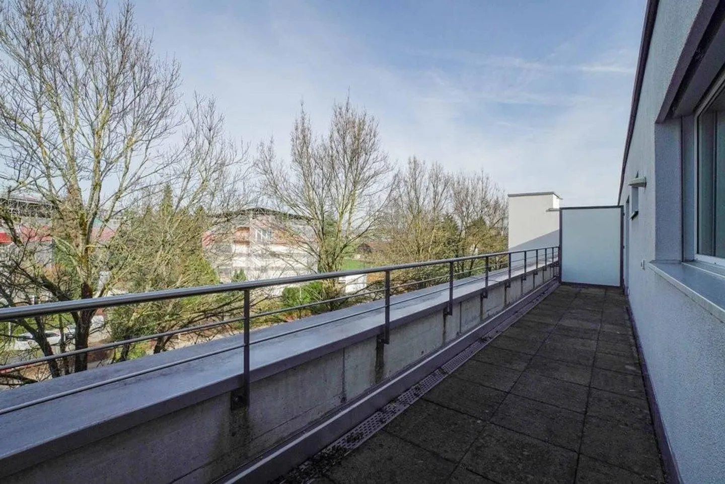Attic Apartment on the Outskirts - Photo 12 of 12