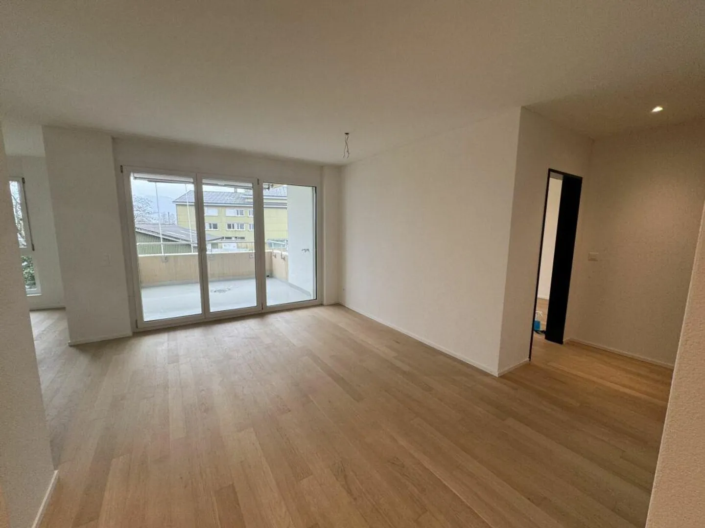 Attraktive 2.5-Zimmerwohnung im 1.Obergeschoss - Foto 5 von 13