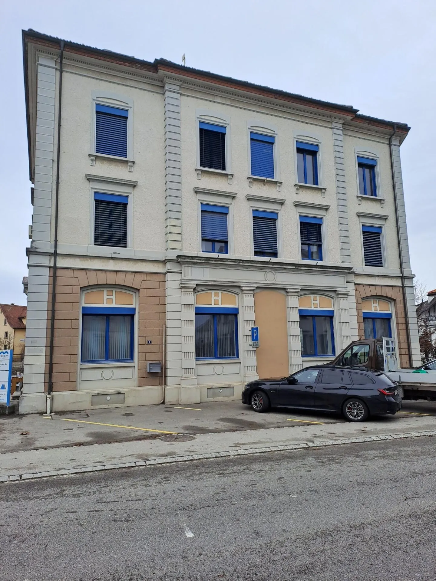 Diverse and bright office spaces near the city center - Photo 1 of 10