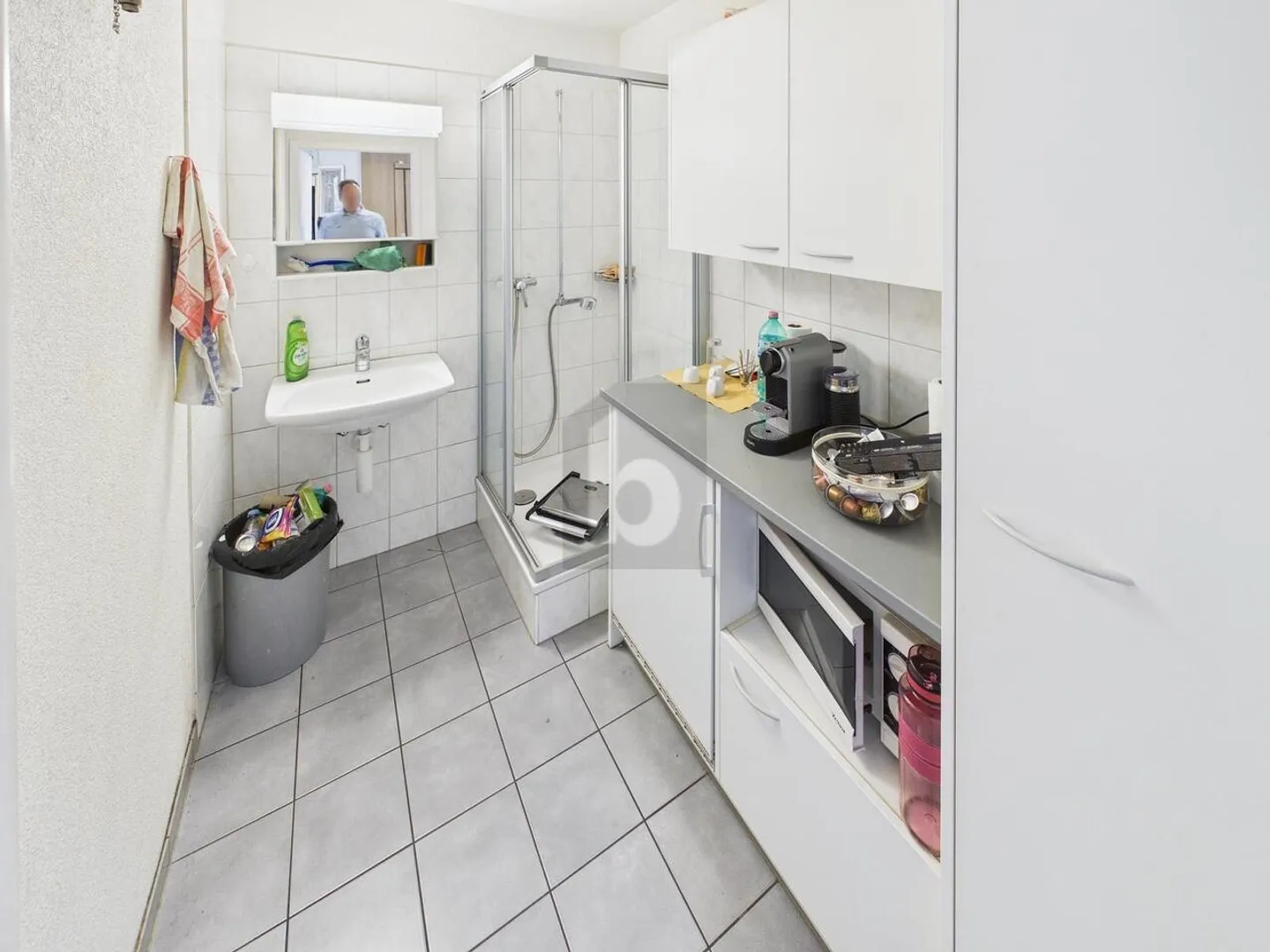 CENTRAL, PRACTICAL AND WITH PRIVATE TERRACE - Photo 3 of 5