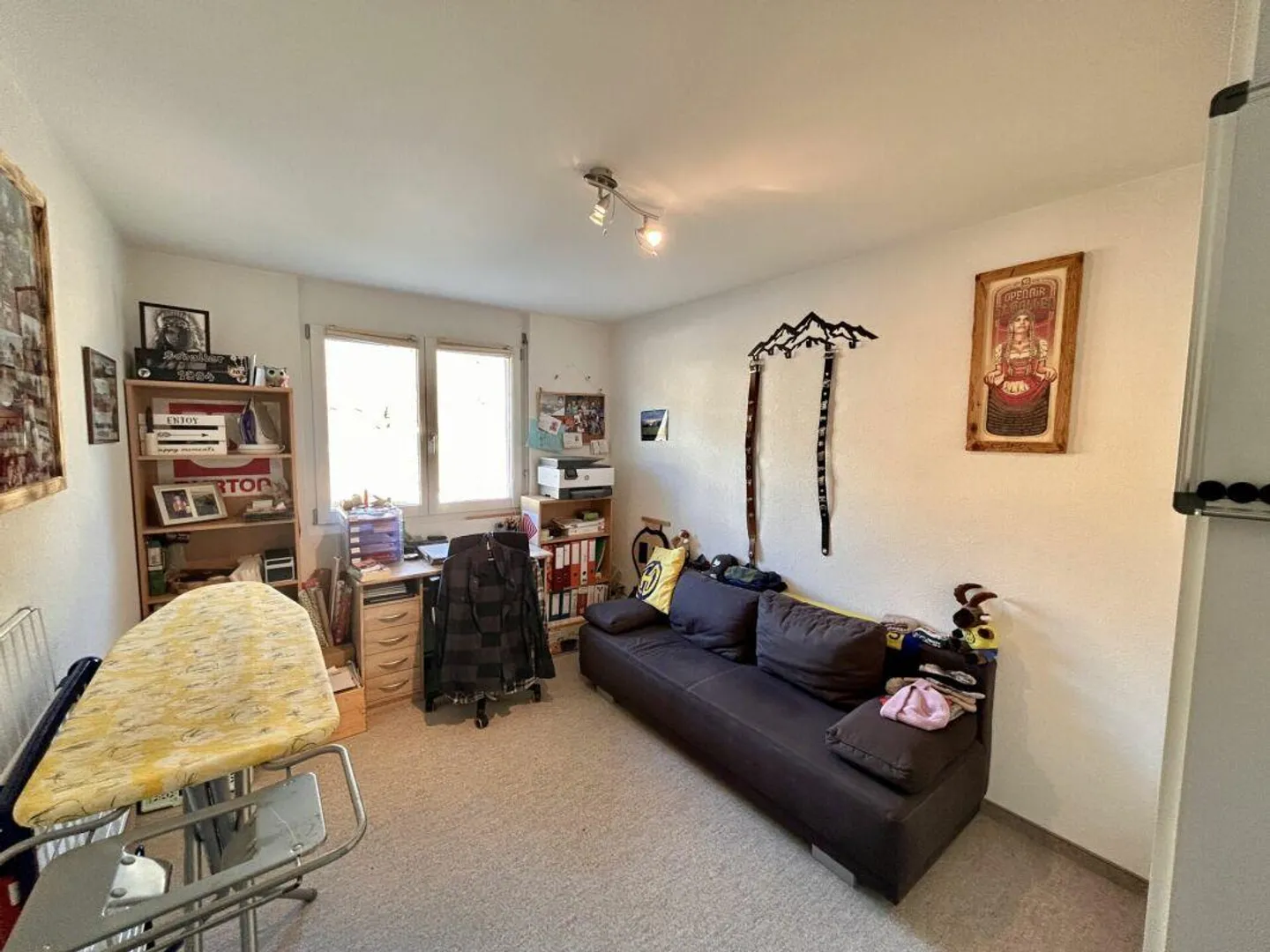 Appartement 3.5 pièces près de la zone de loisirs avec poêle, balcon et garage - Photo 5 sur 10