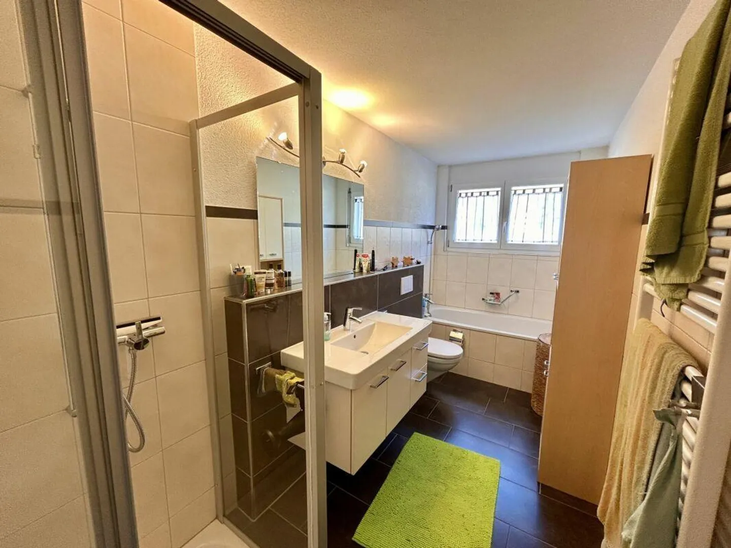 Appartement 3.5 pièces près de la zone de loisirs avec poêle, balcon et garage - Photo 6 sur 10