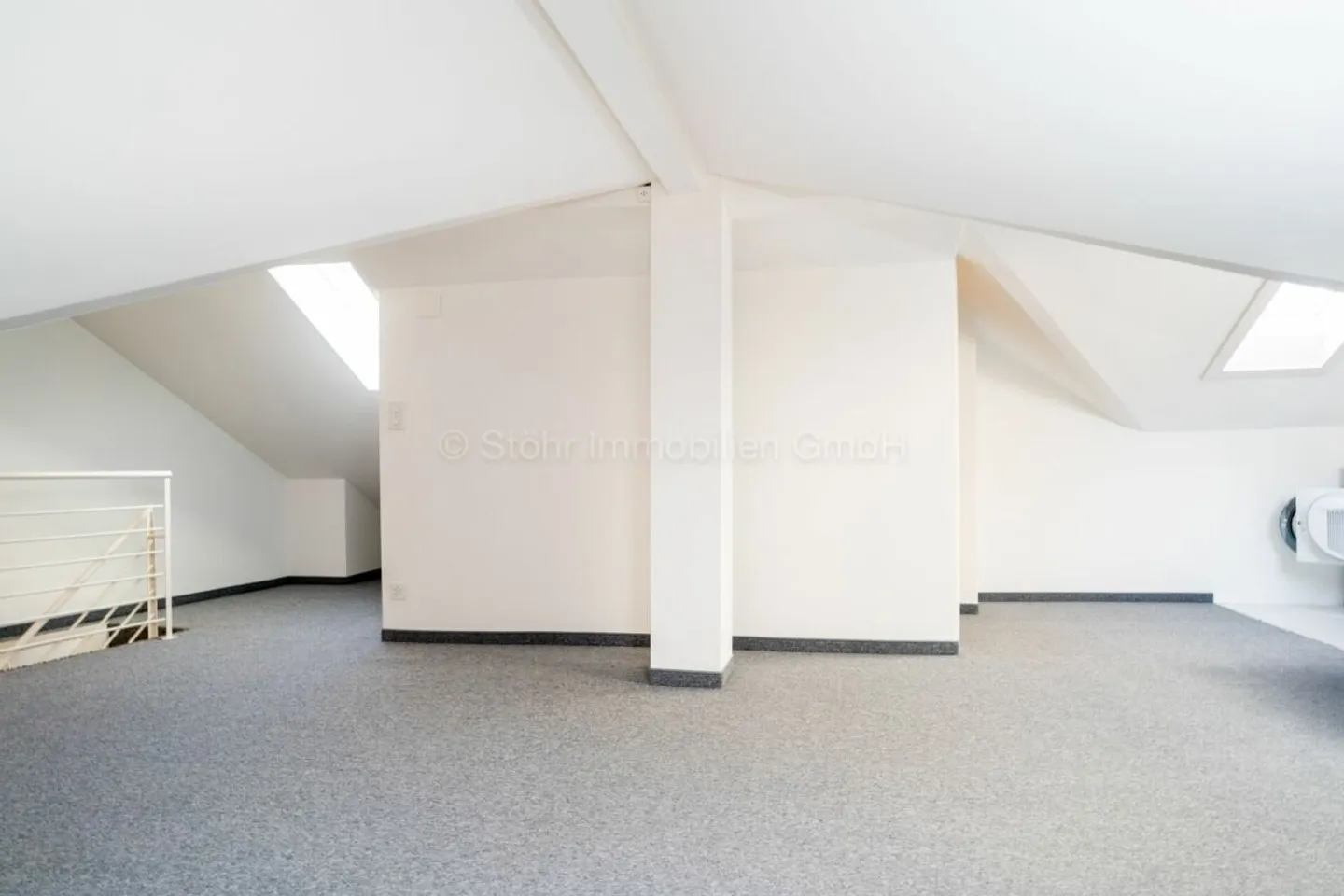 Attico unico di 3,5 stanze con galleria nel cuore di Oberwinterthur - Foto 18 di 20
