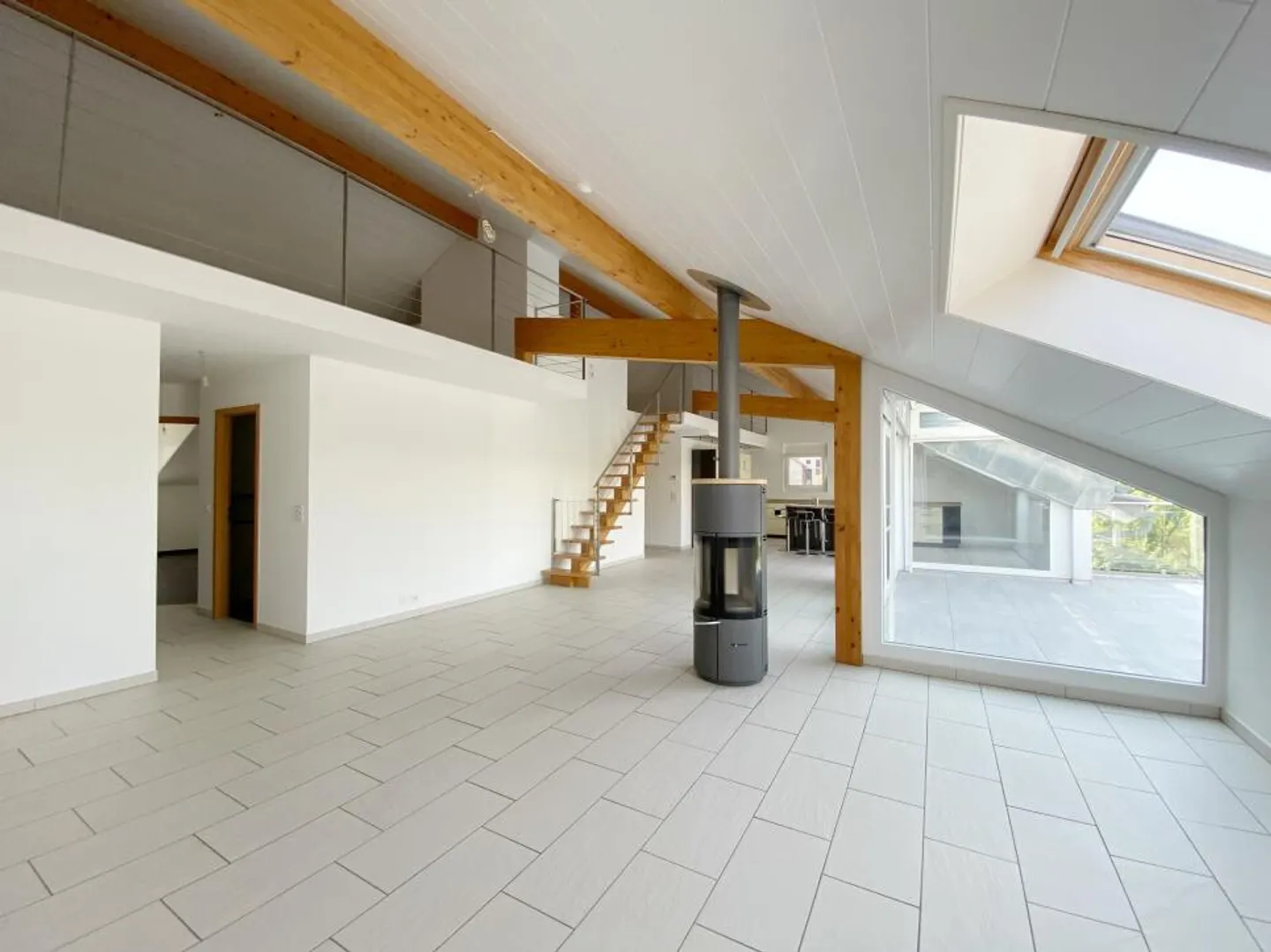 SUPERB ROOFTOP GARDEN WITH TERRACE - Photo 5 of 13