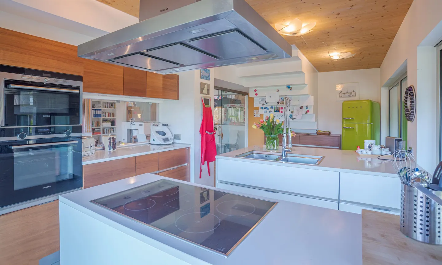 EXCLUSIVE - 6.5-ROOM VILLA WITH POOL IN NOVAZZANO - Photo 4 of 10