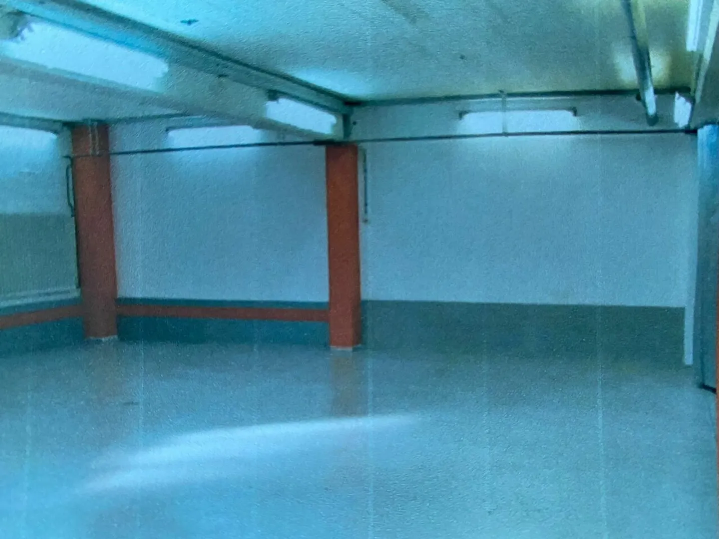 For rent storage, no commercial activity - Photo 2 of 4