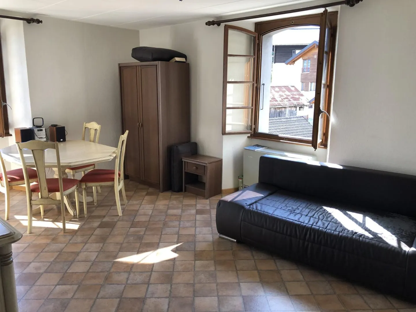 Charmant Studio à Venthône - Photo 3 sur 4