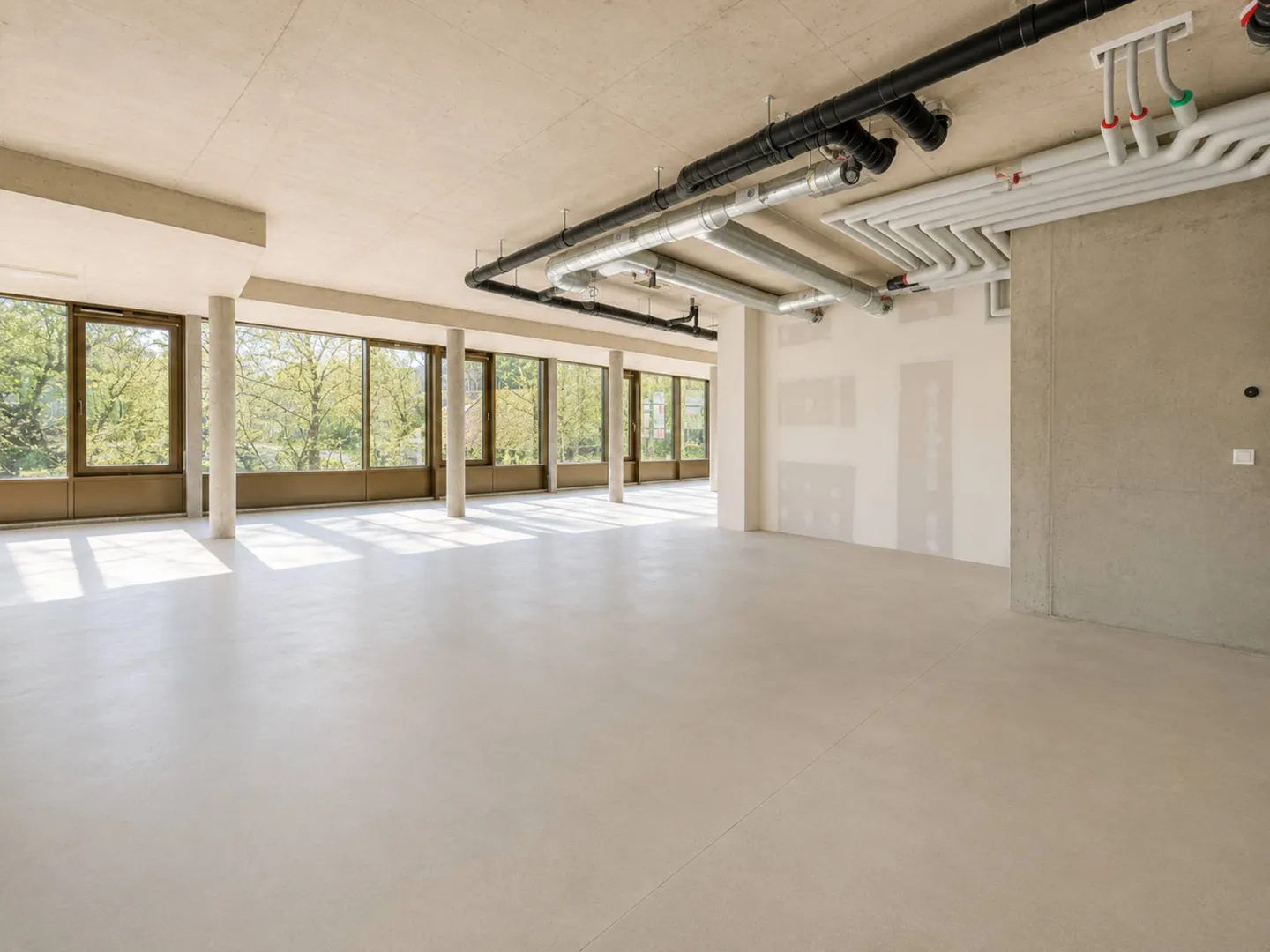 Commercial space for rent - Photo 4 of 4