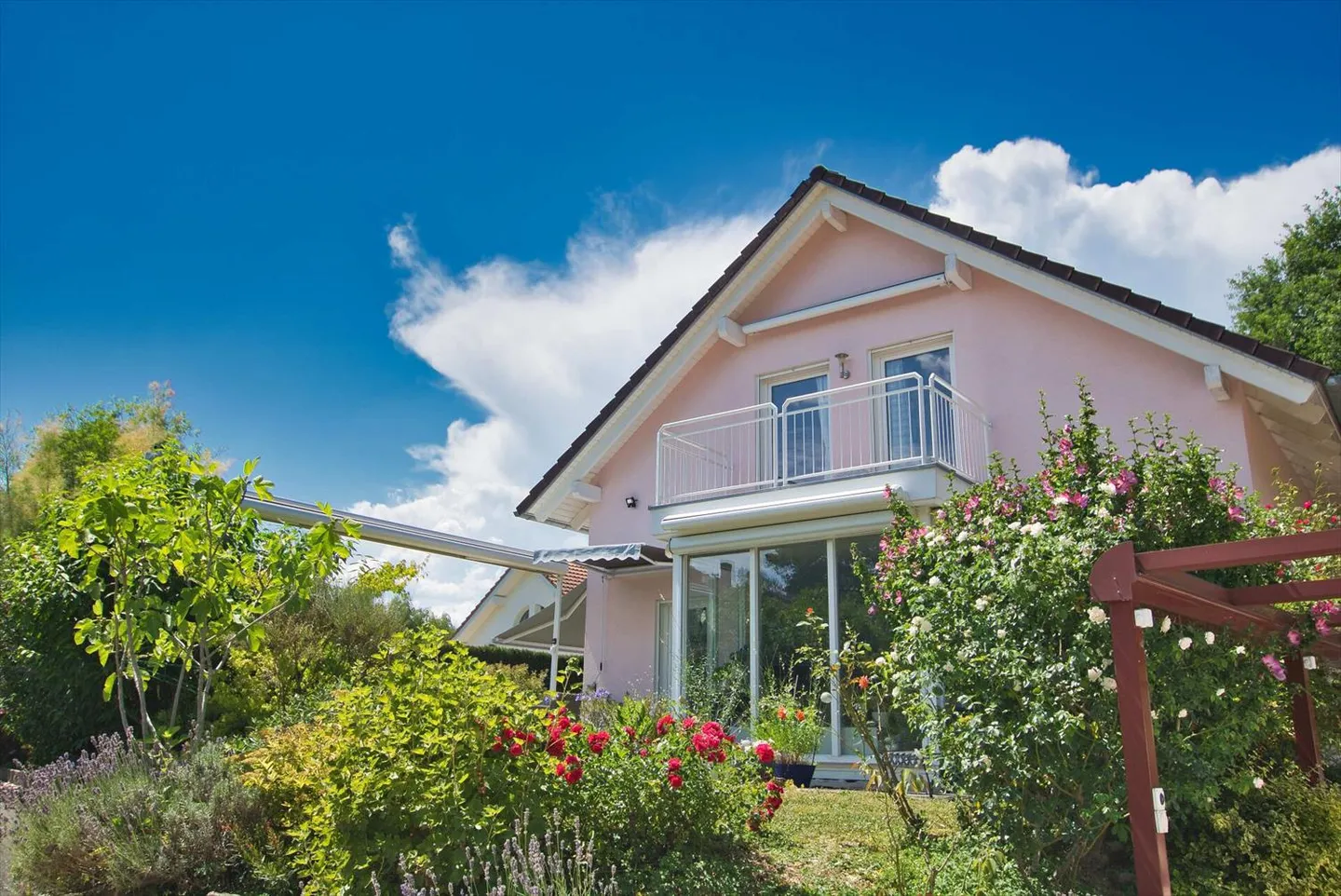 Helle 8-Zimmer-Villa in Lancy - Foto 1 von 9