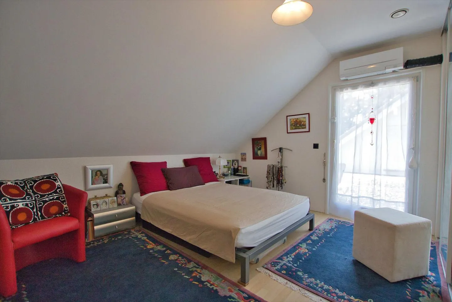 Helle 8-Zimmer-Villa in Lancy - Foto 8 von 9