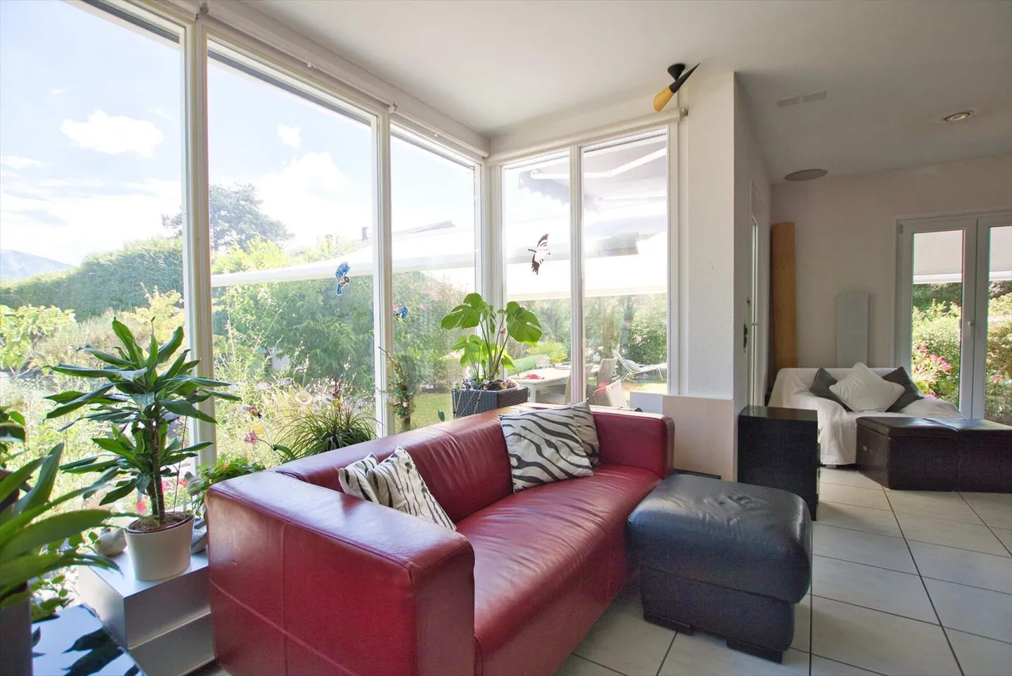 Helle 8-Zimmer-Villa in Lancy - Foto 4 von 9