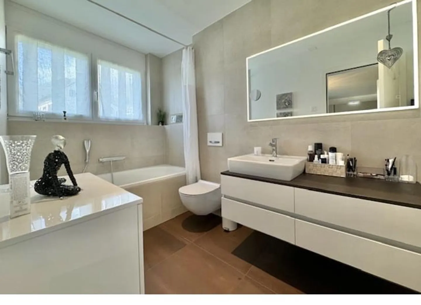 Modern 3.5-room apartment with panoramic view - Photo 2 of 10