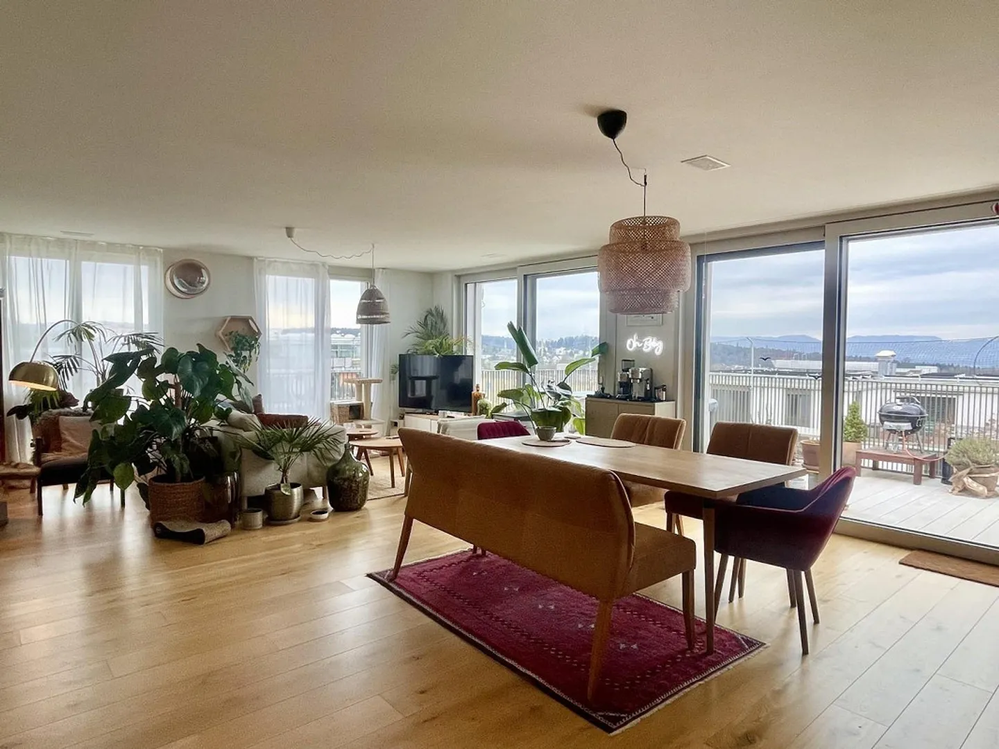 ✨ Attic apartment in Zurich-Witikon with mountain and lake view ✨ - Photo 1 of 9