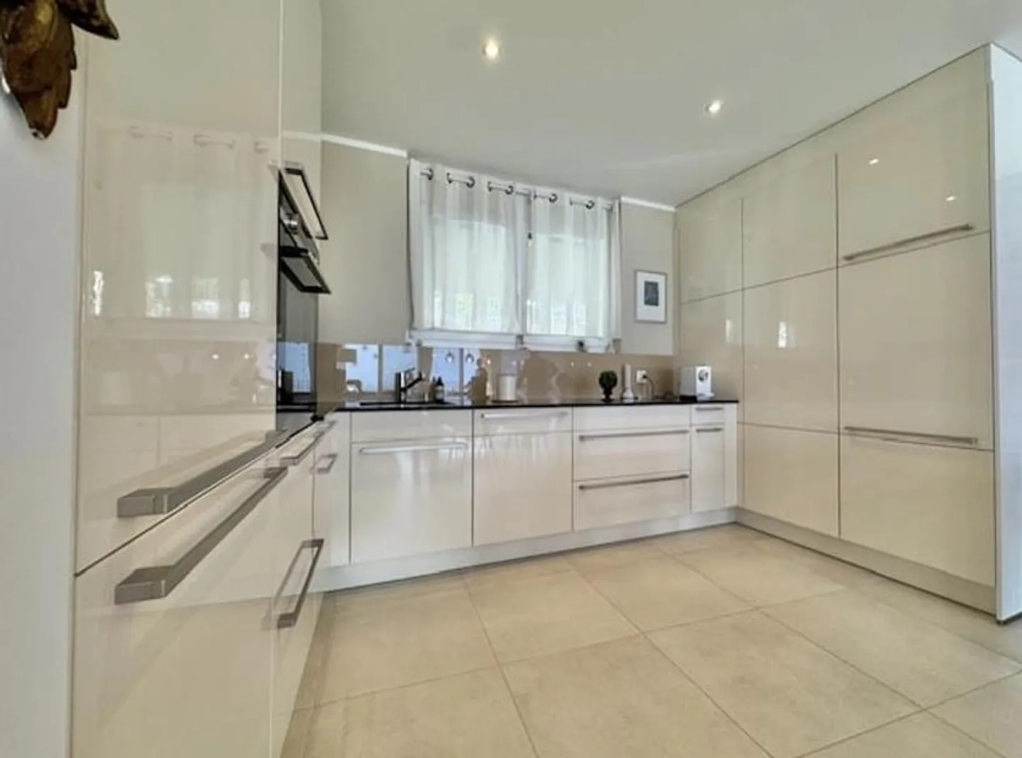 Modern 3.5-room apartment with panoramic view - Photo 7 of 10