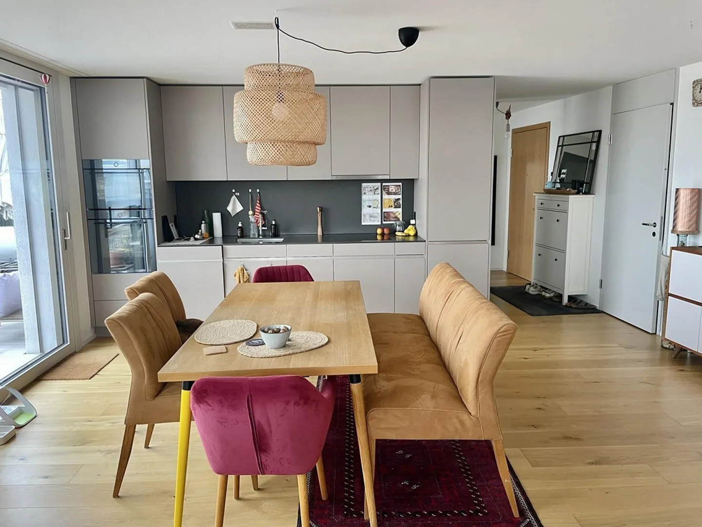 ✨ Attic apartment in Zurich-Witikon with mountain and lake view ✨ - Photo 4 of 9