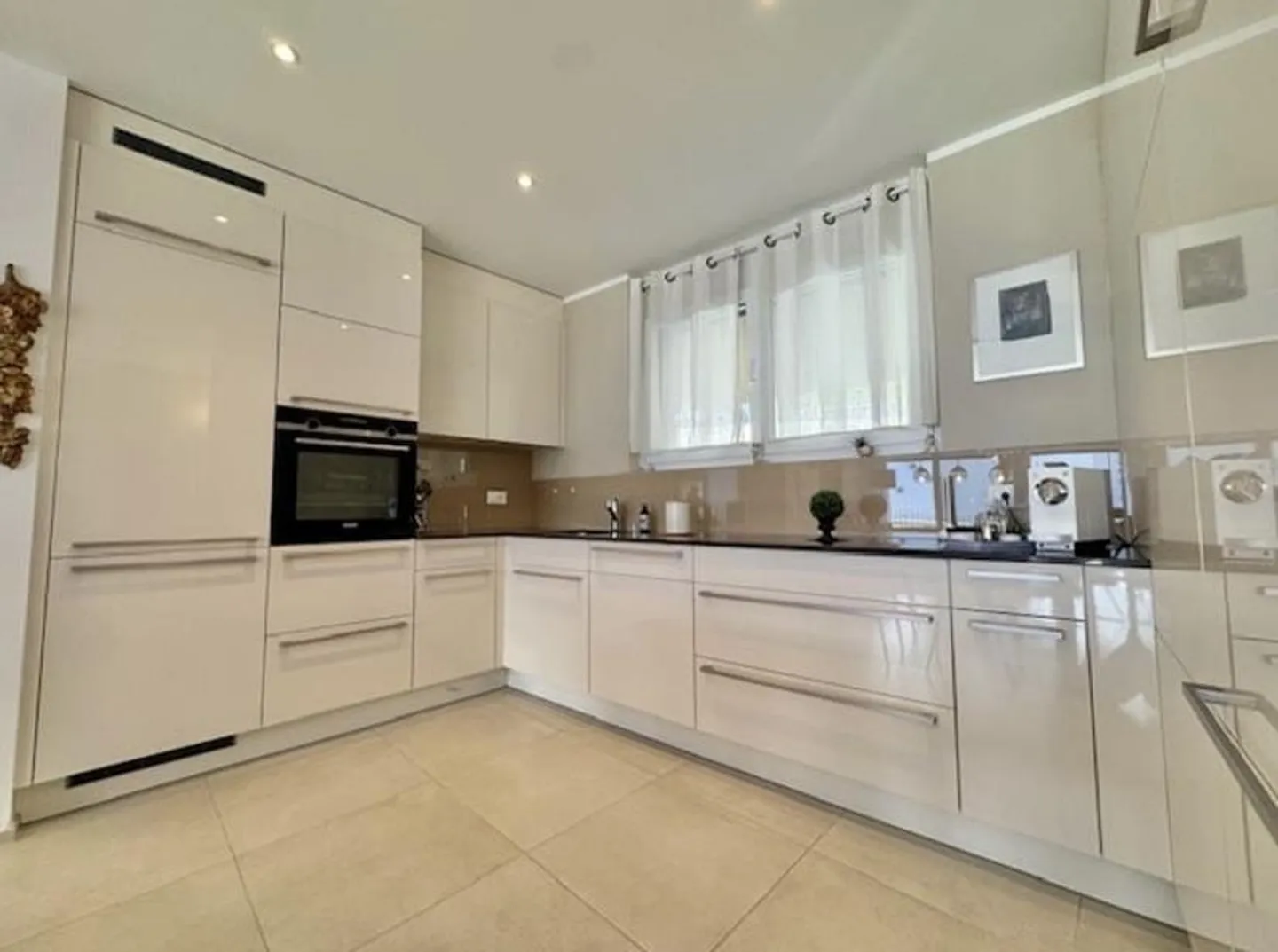 Modern 3.5-room apartment with panoramic view - Photo 8 of 10