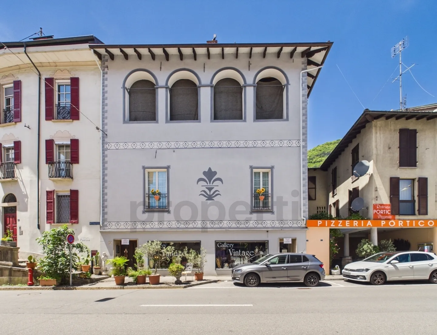 Residential building for sale - Photo 1 of 13