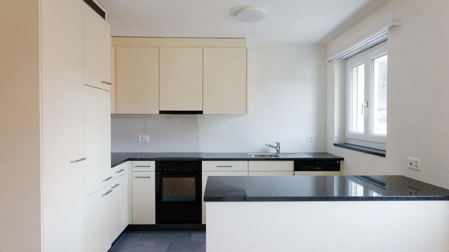 3.5-room apartment on the outskirts of Arth - extensively renovated - Photo 3 of 9