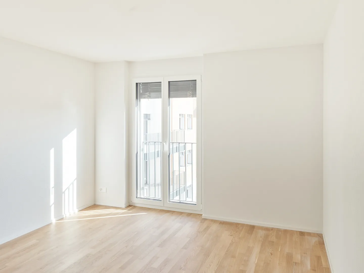 Große 3,5 neue Wohnung, mit großem Wohnzimmer und überdachtem Balkon - Foto 4 von 5