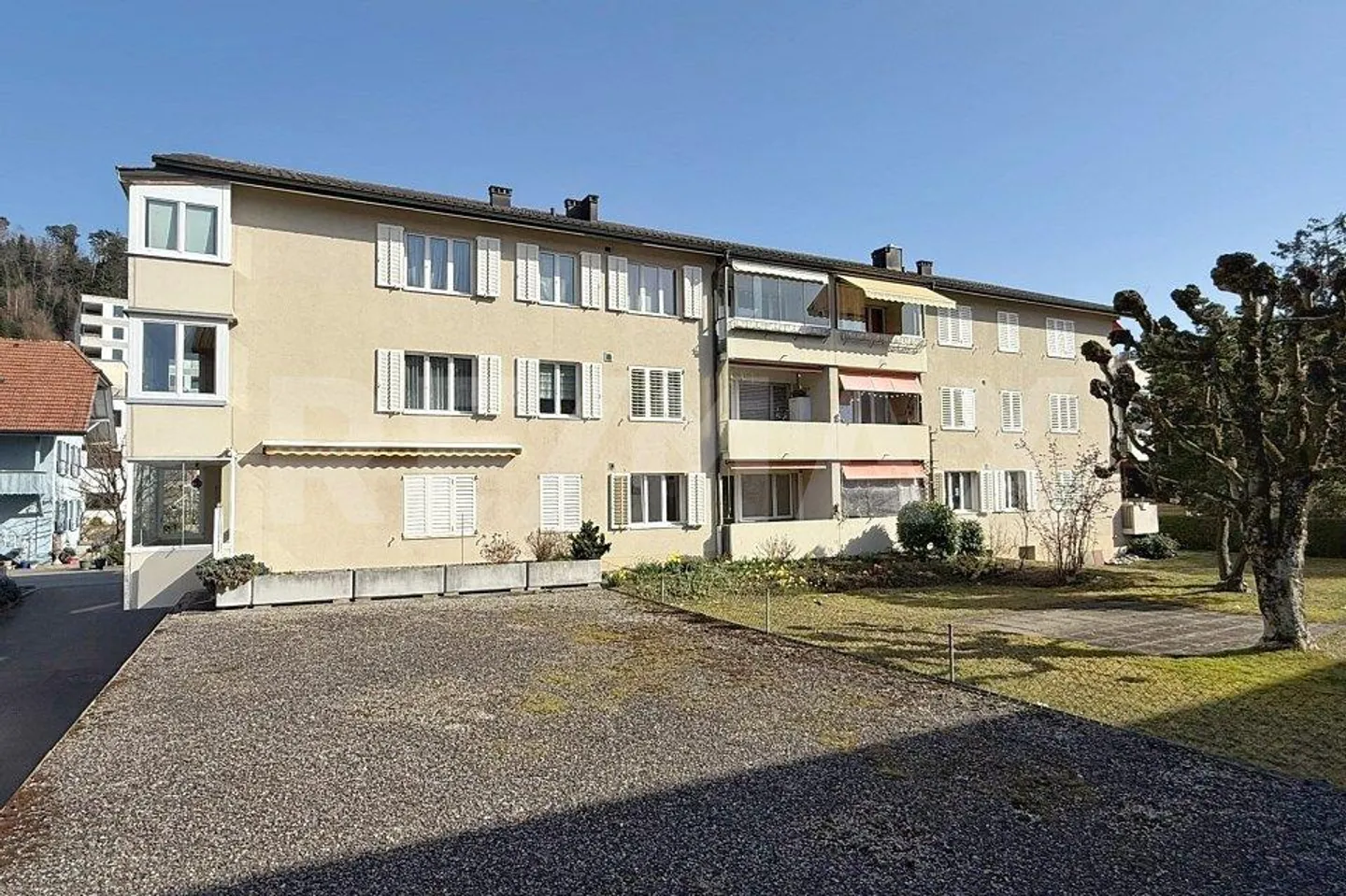 condominium situé au centre - Photo 4 sur 13
