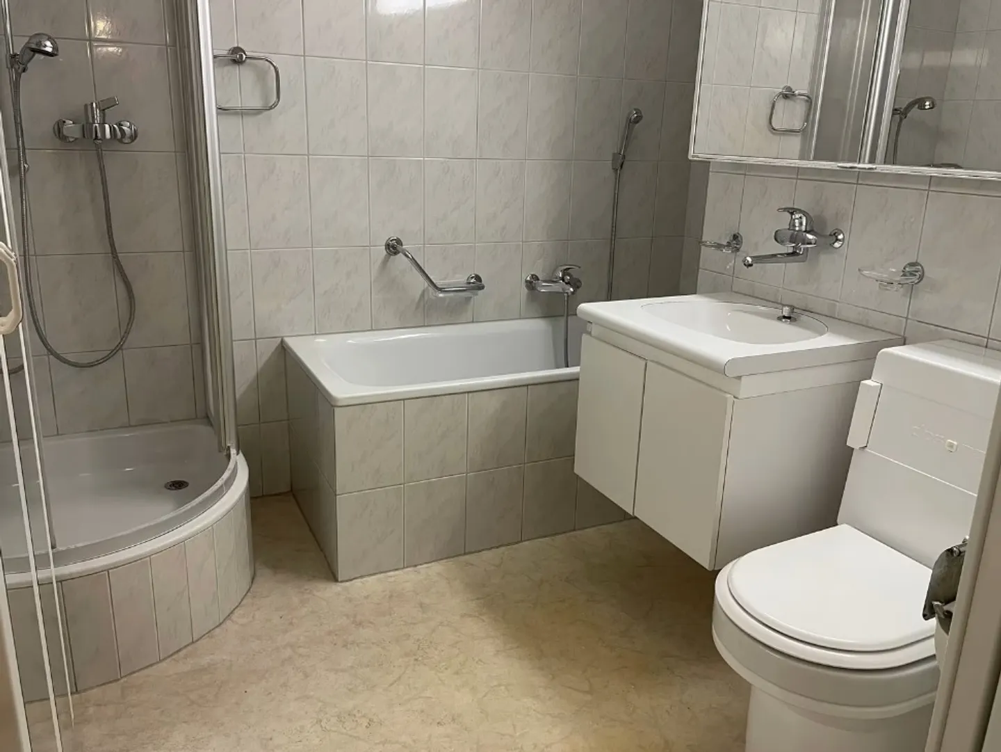 Charming 3-Room Apartment - Photo 4 of 9