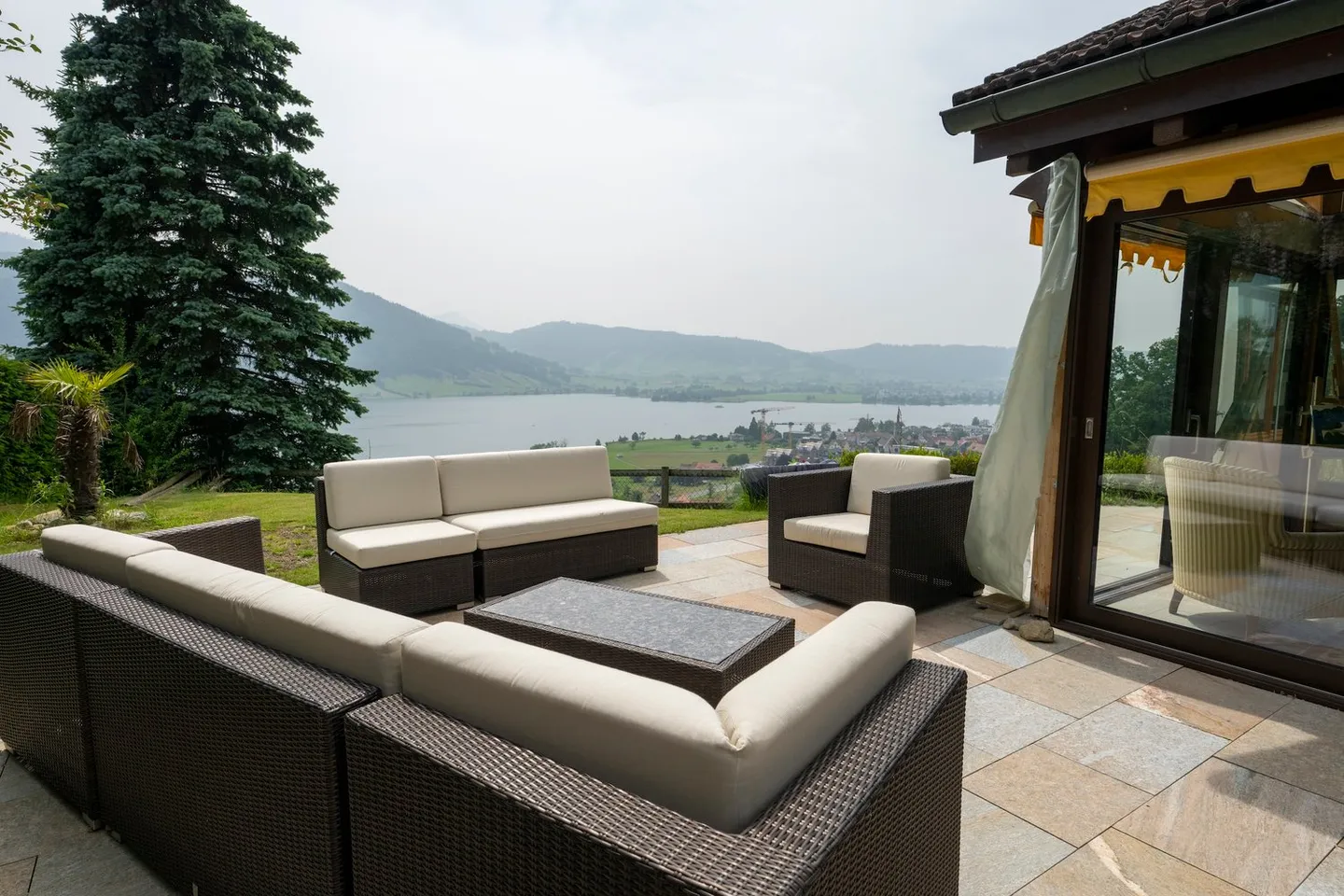 Maison individuelle élégante avec appartement séparé dans un emplacement élevé privilégié - Photo 14 sur 20