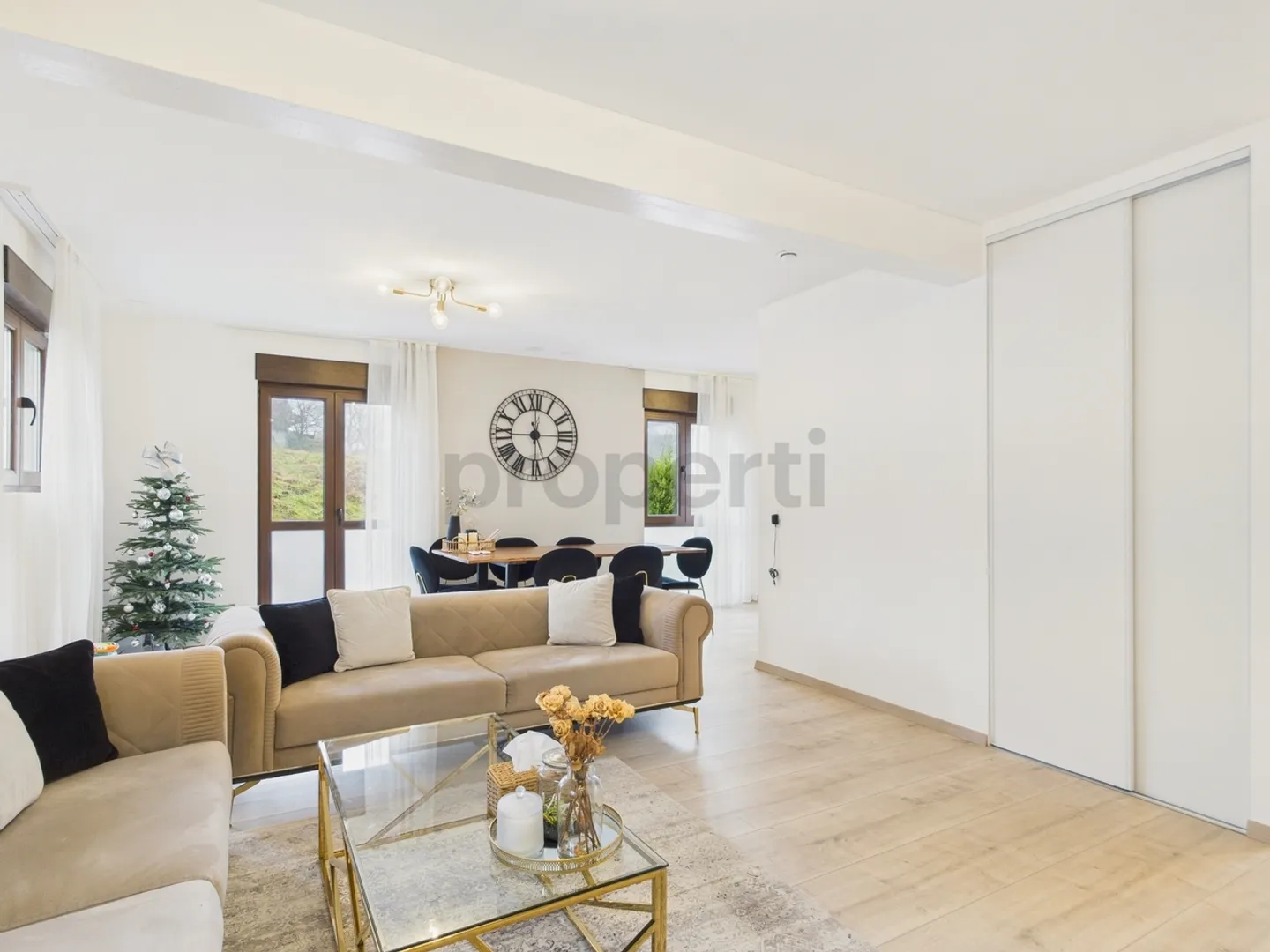 Modern Townhouse in Quiet Area - Photo 5 of 12