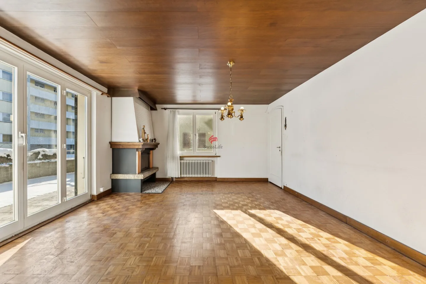 Charming Duplex with Balcony - Photo 6 of 11