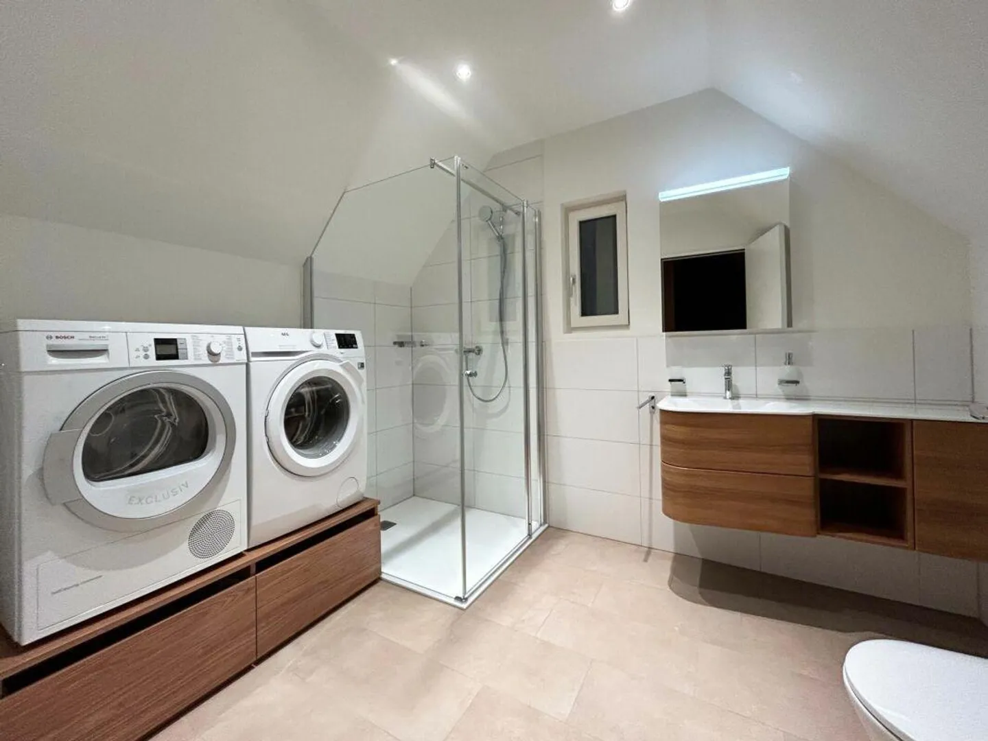 Living with a View - 4.5-Room Maisonette Apartment with Modern Kitchen - Photo 5 of 9