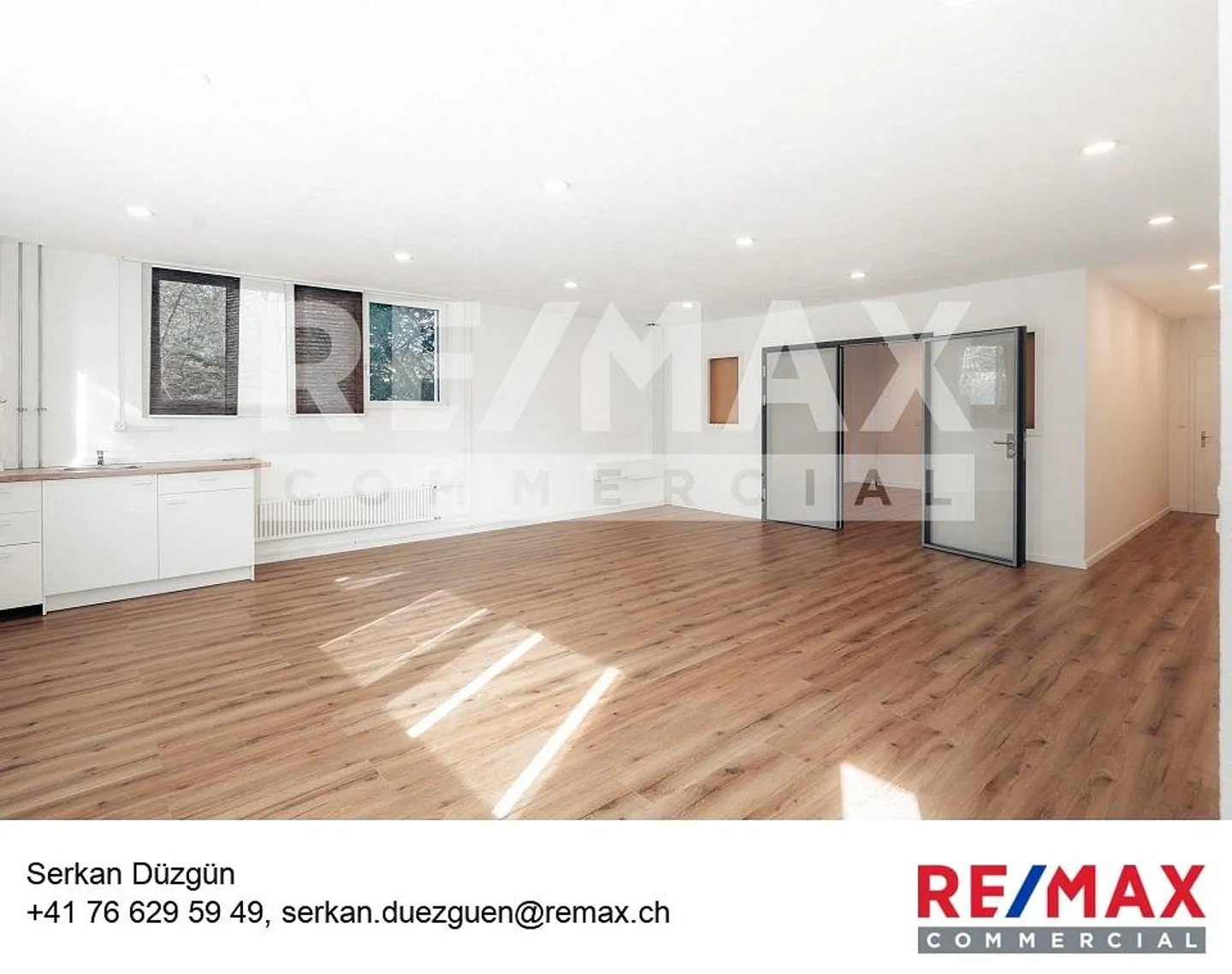 Acheter plutôt que louer - Espace commercial de 70m² de surface nette - rénové et immédiatement disponible... - Photo 1 sur 11