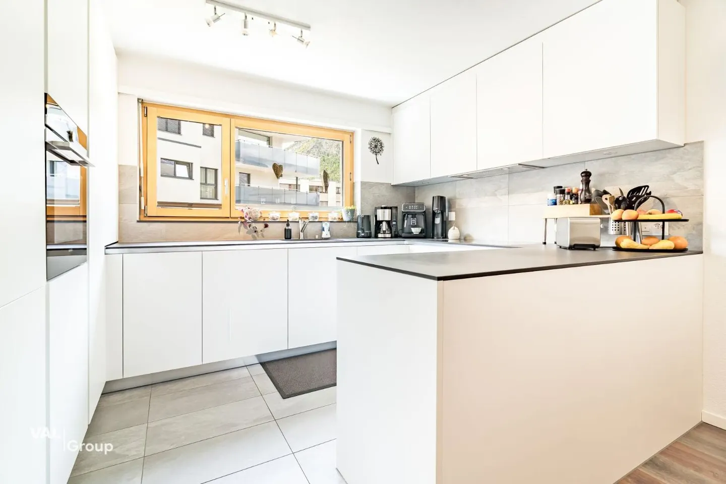 Expérience de vie moderne de 5,5 pièces au cœur de Visp - spacieux, central et familial - Photo 3 sur 13