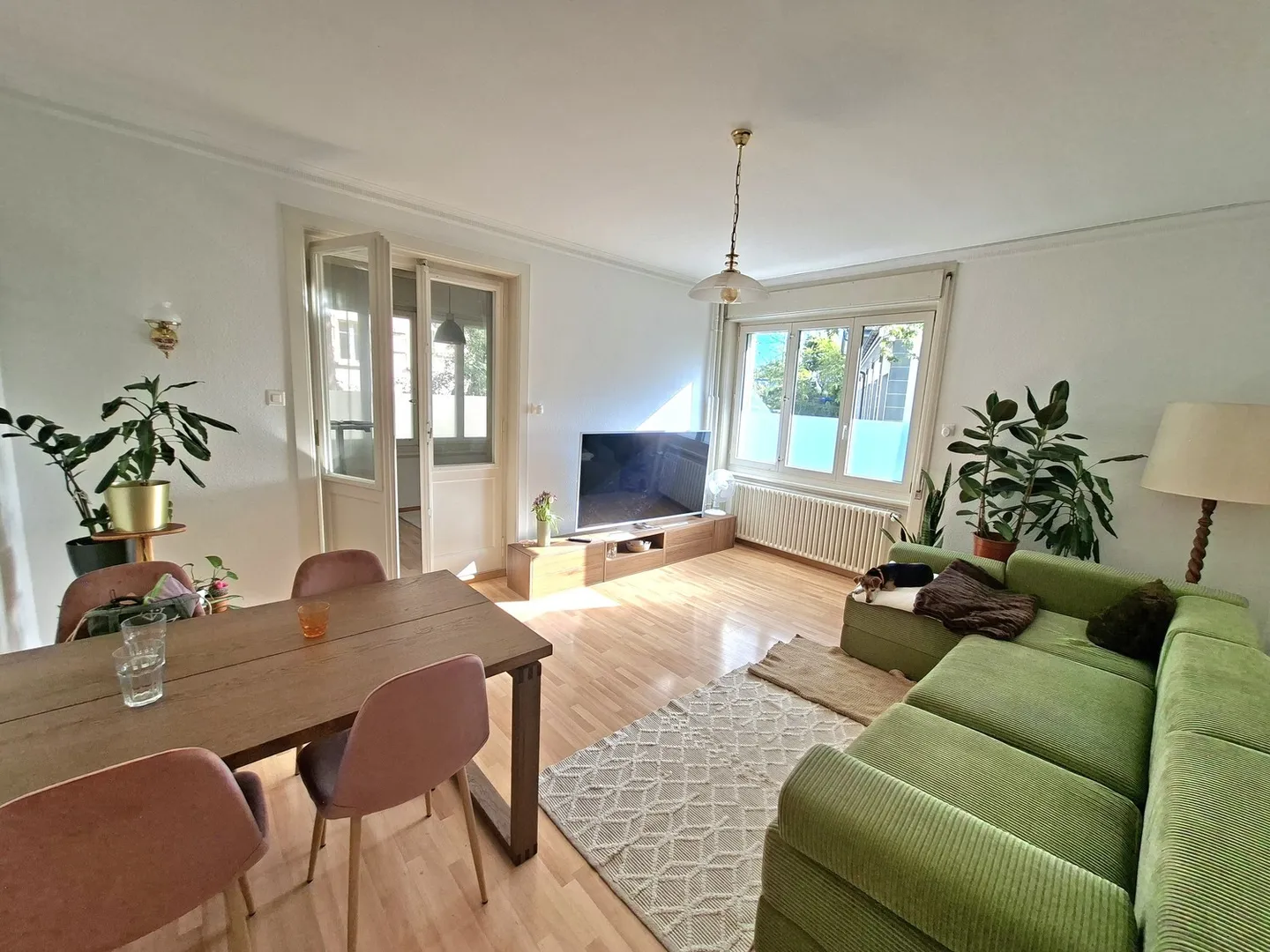 WG room in Biel directly at the train station - Photo 1 of 5