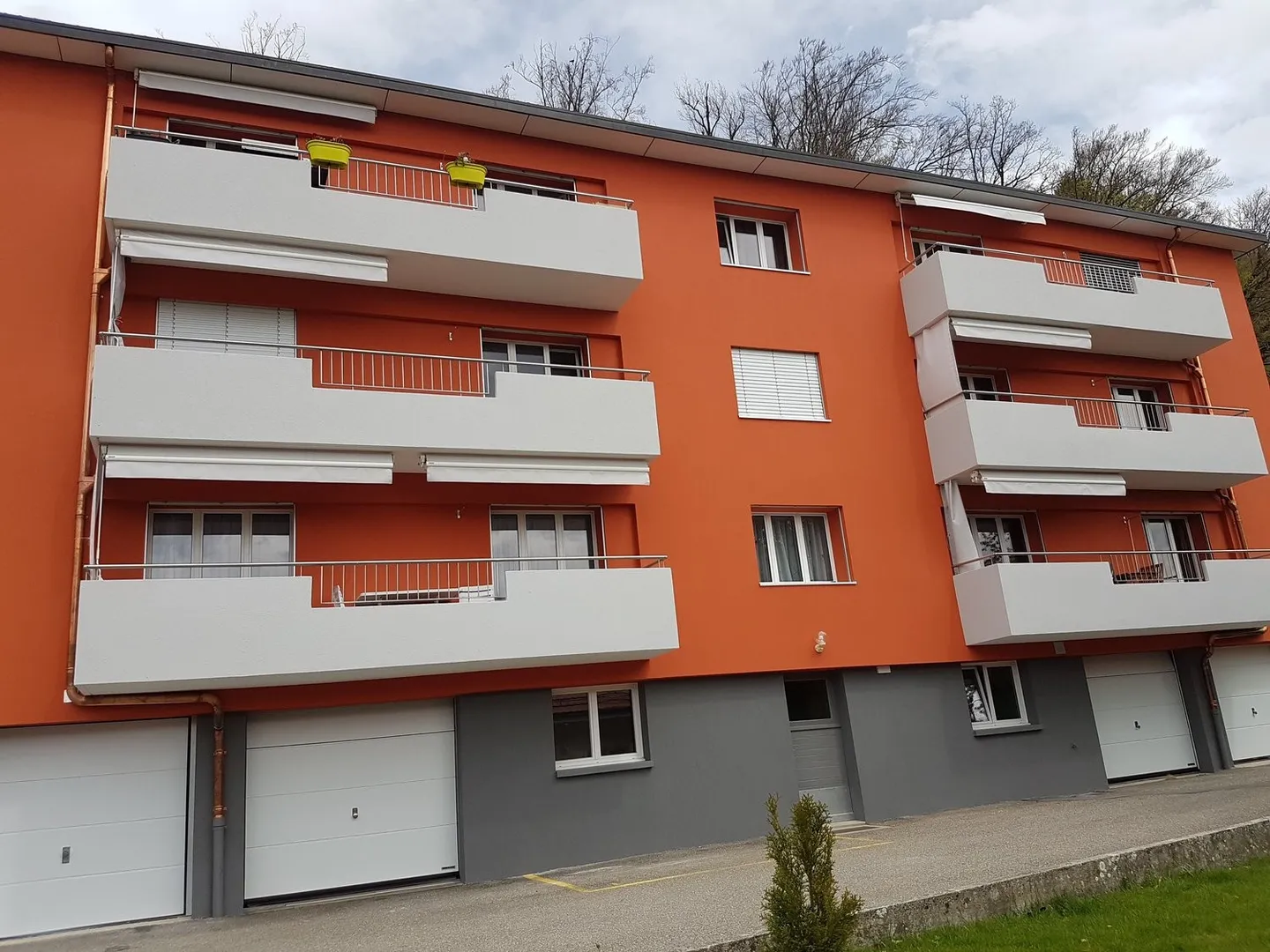 Outdoor parking spaces for rent - Photo 1 of 1