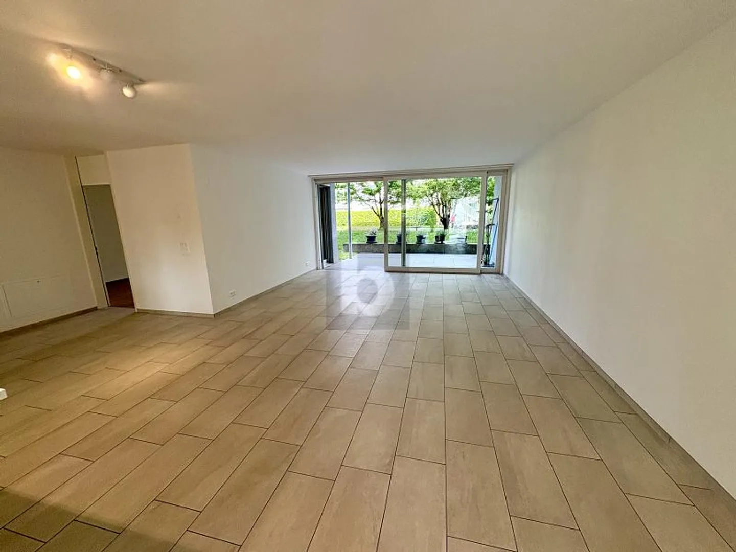 3.5 Room Apartment - Photo 4 of 6
