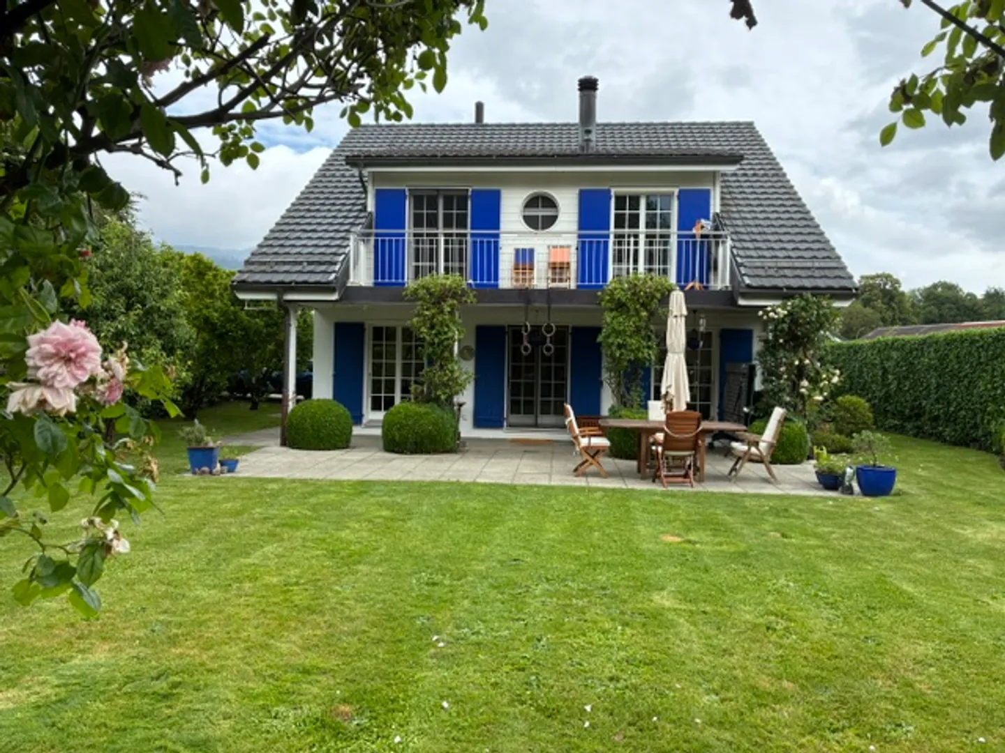 Villa Charmante avec Jardin - Photo 1 sur 7