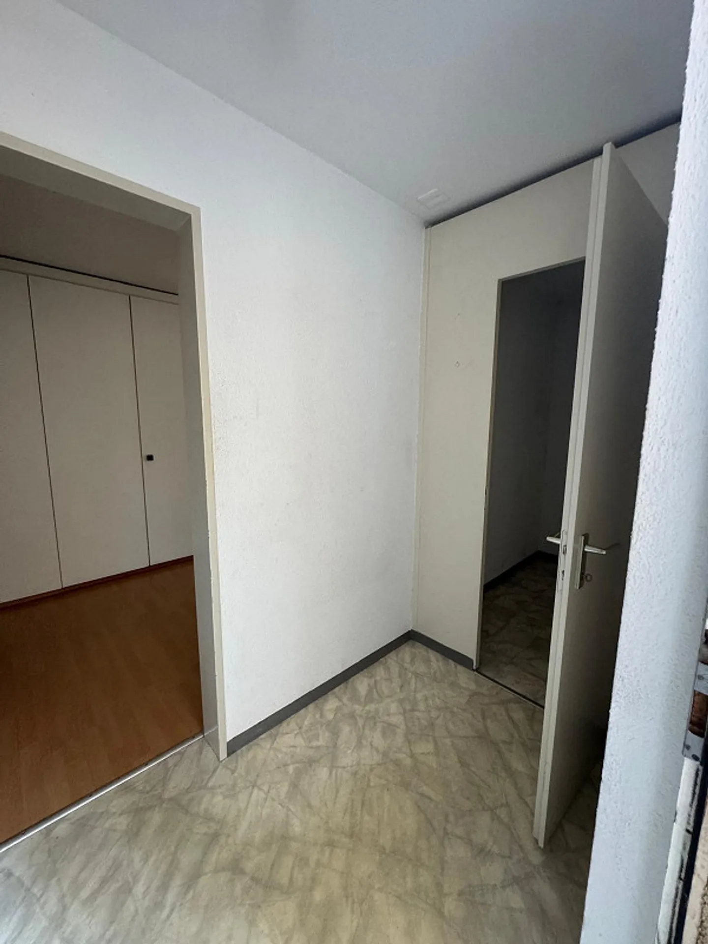 Beautiful and Quiet 3.5 Room Apartment - Photo 1 of 12