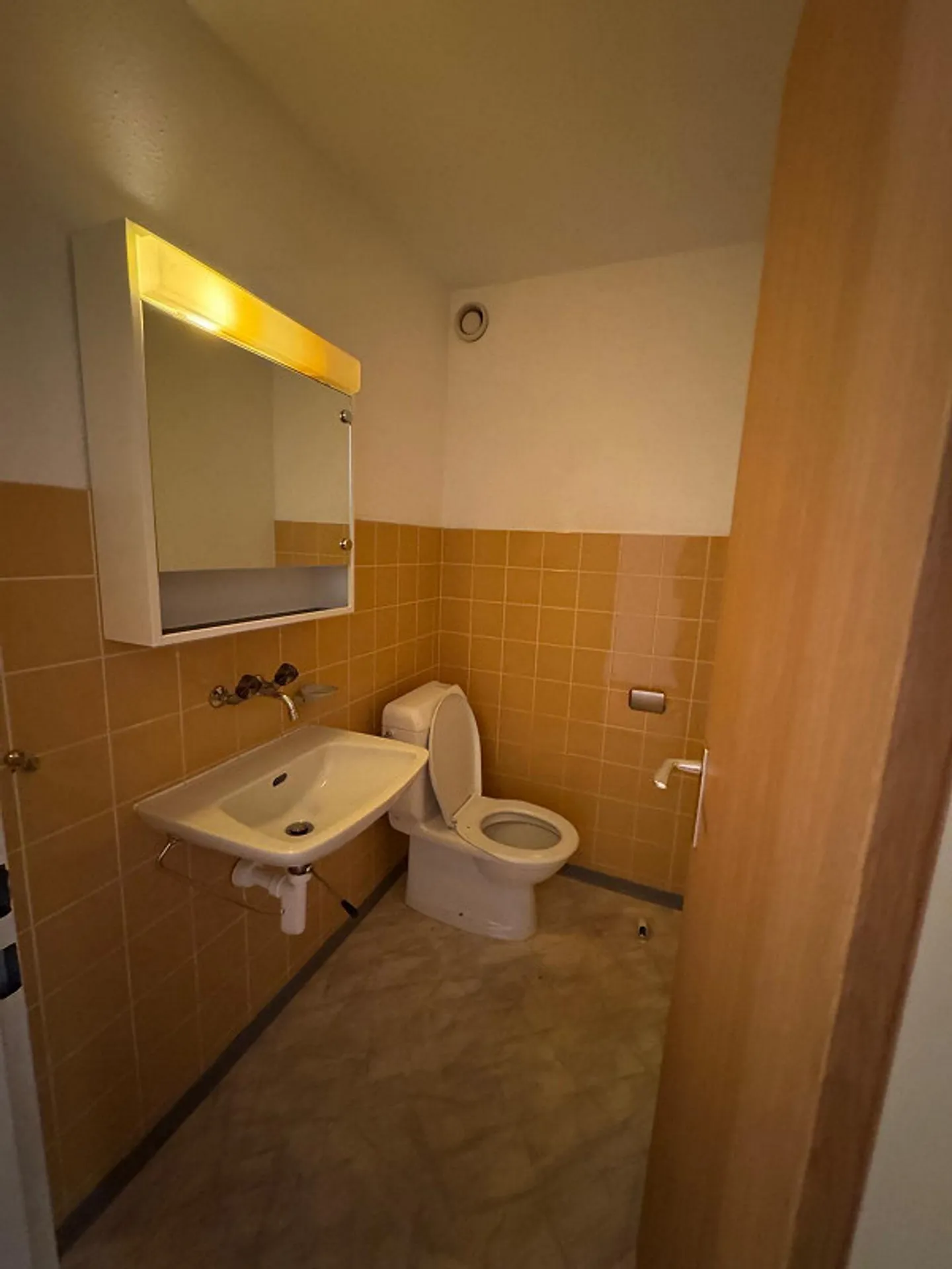 Beautiful and Quiet 3.5 Room Apartment - Photo 12 of 12