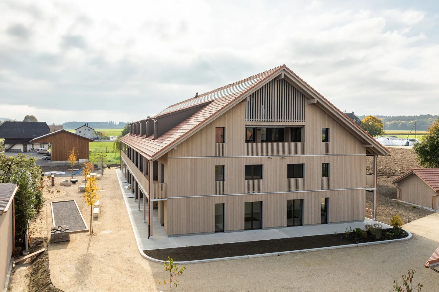 Neubau - stilvolle 4.5-Zimmer-Maisonette mit 157 m² Wohnfläche in Zauggenried - Foto 2 von 18