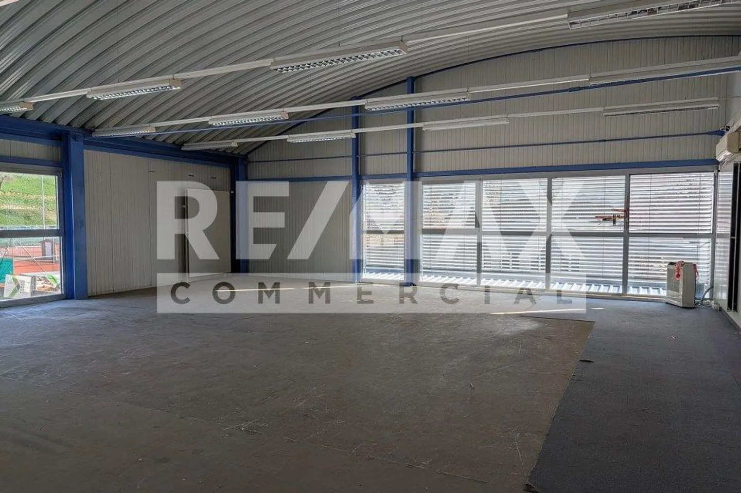 Circa 940 m2 di spazio magazzino/commerciale - Foto 7 di 10