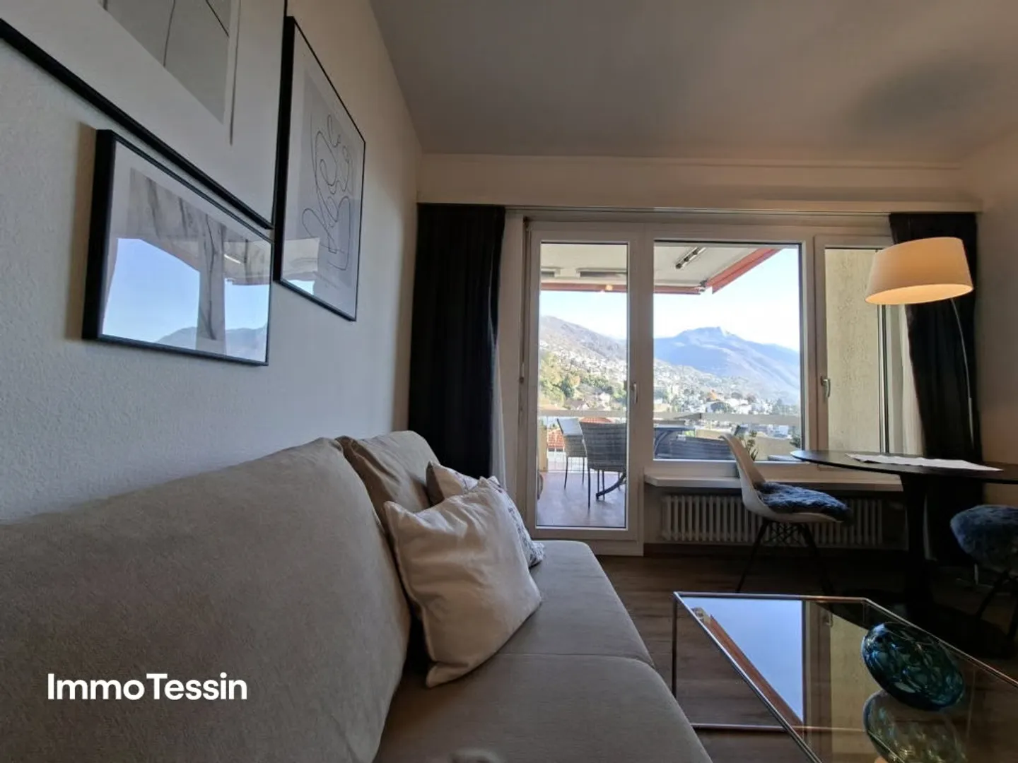 Appartamento di 1.5 locali in posizione centrale a Muralto con vista mozzafiato sul lago, piscina interna e posto auto - Foto 6 di 13