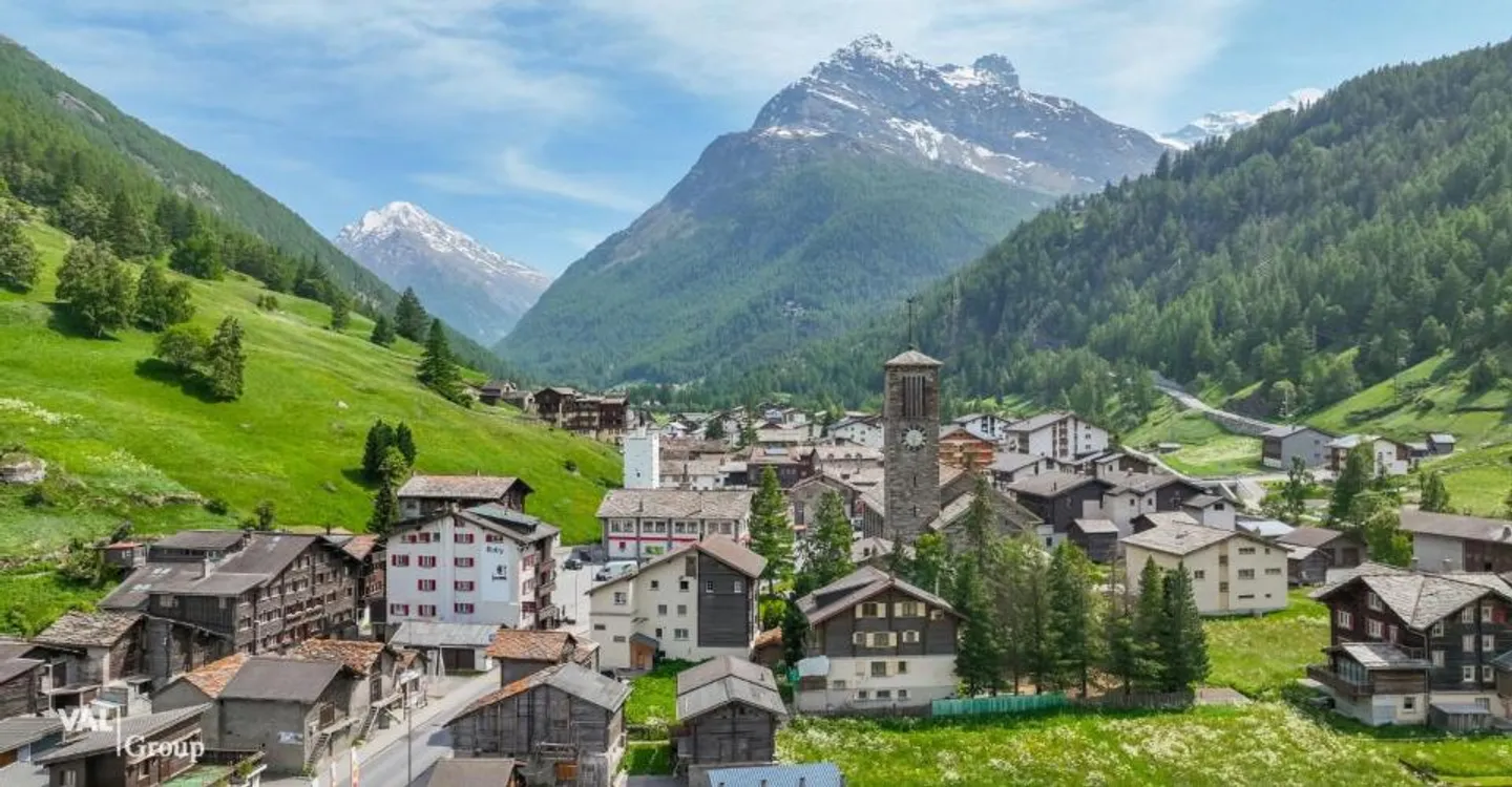 Investment opportunity in the heart of the Saastal - Hotel or approved second homes in Saas-Grund - Photo 2 of 11