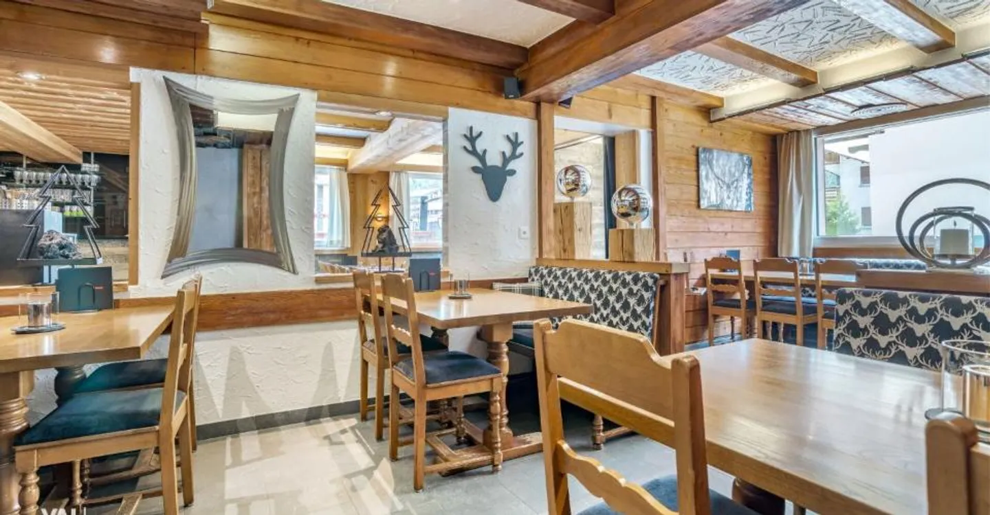 Investment opportunity in the heart of the Saastal - Hotel or approved second homes in Saas-Grund - Photo 4 of 11