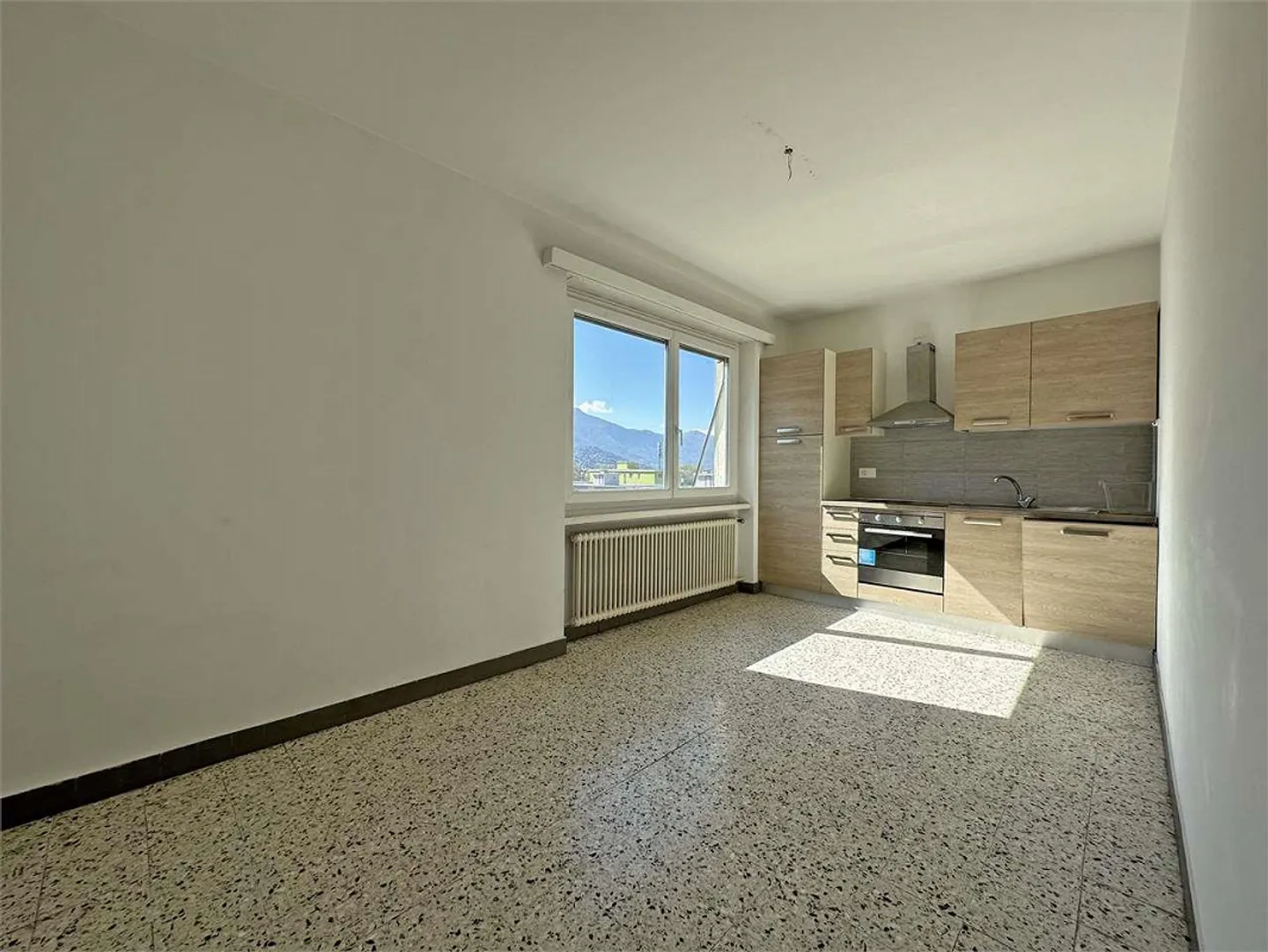 Helle 4.5 Zimmer in einem renovierten Gebäude - Foto 1 von 11